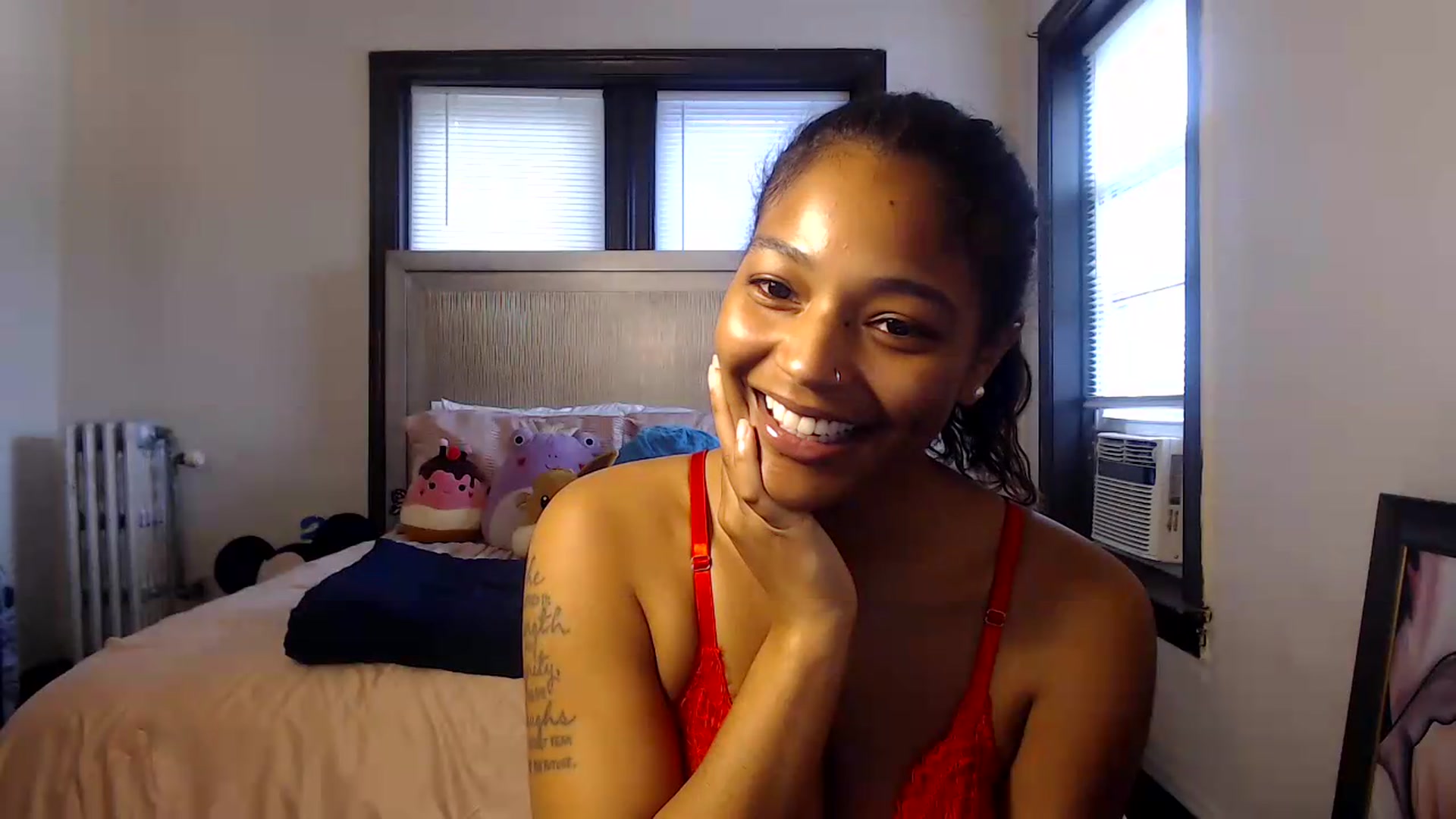 Gallery image thumbnail from itsmickie's myfreecams stream on, 07/03/2026, 19:53 image 19 of 20