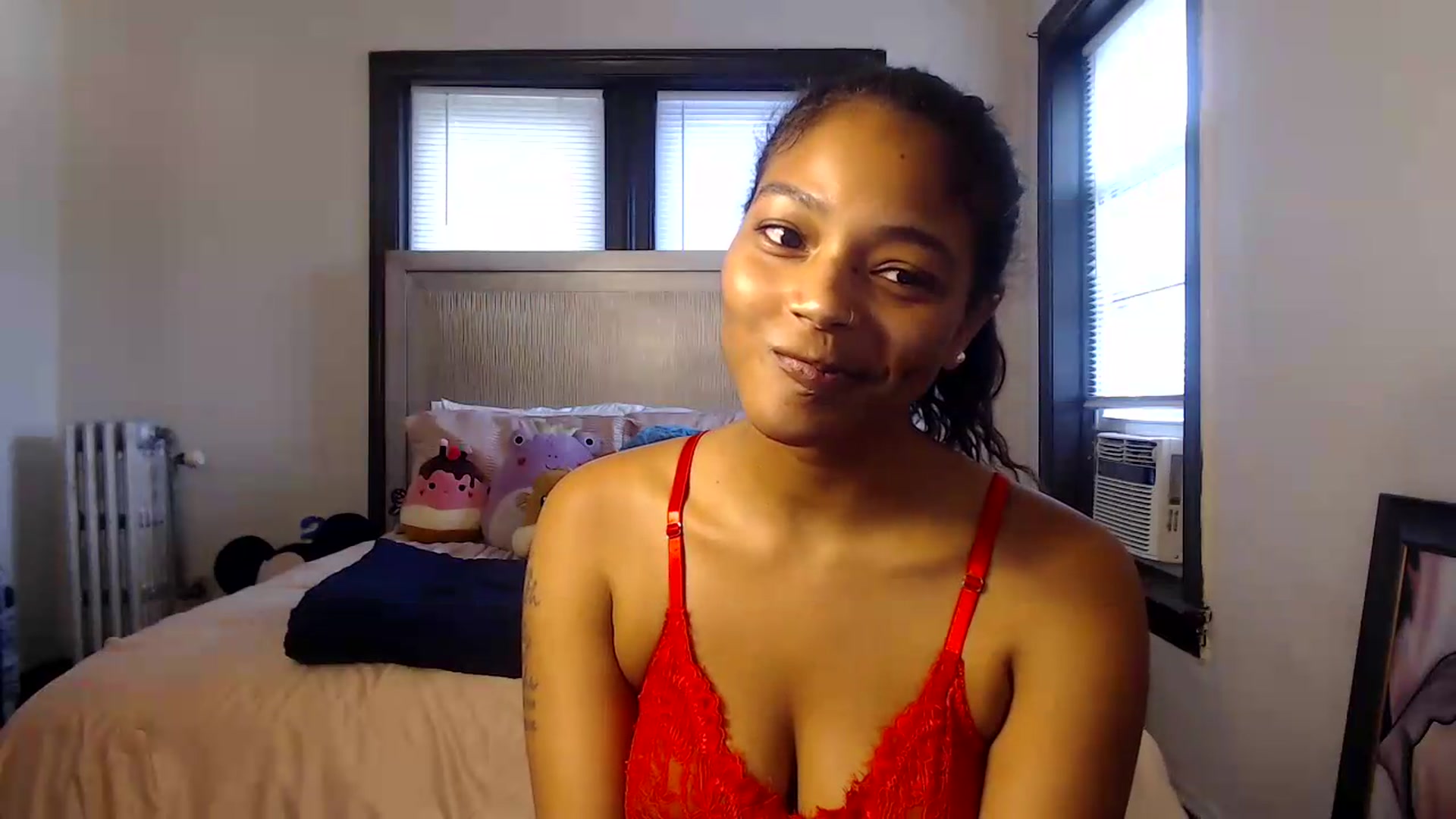 Gallery image thumbnail from itsmickie's myfreecams stream on, 07/03/2026, 19:53 image 17 of 20