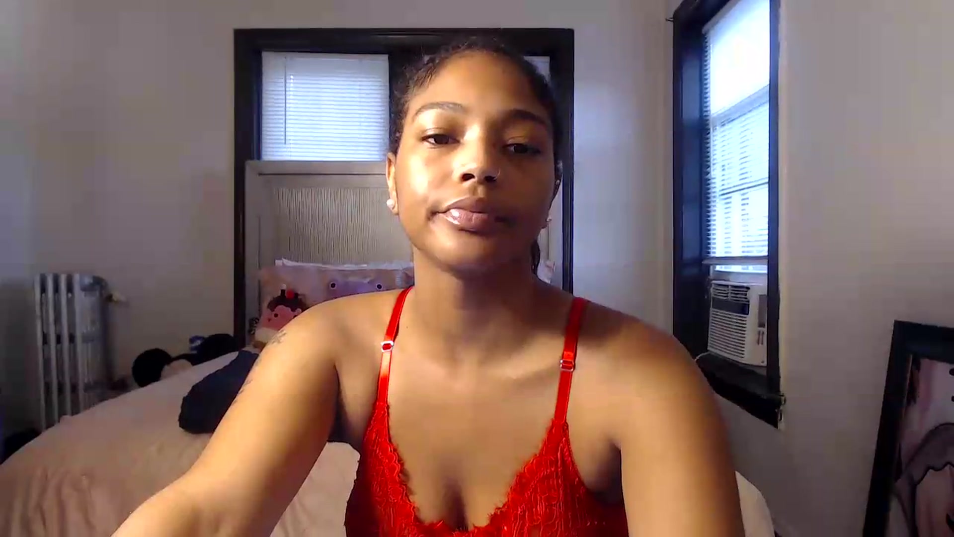 Gallery image thumbnail from itsmickie's myfreecams stream on, 07/03/2026, 19:53 image 2 of 20