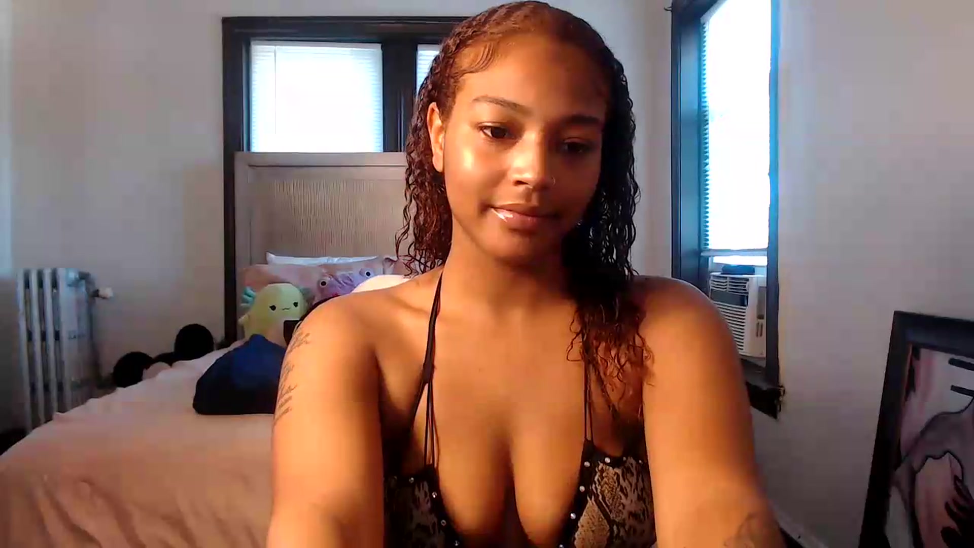 Gallery image thumbnail from itsmickie's myfreecams stream on, 07/06/2026, 18:08 image 7 of 20