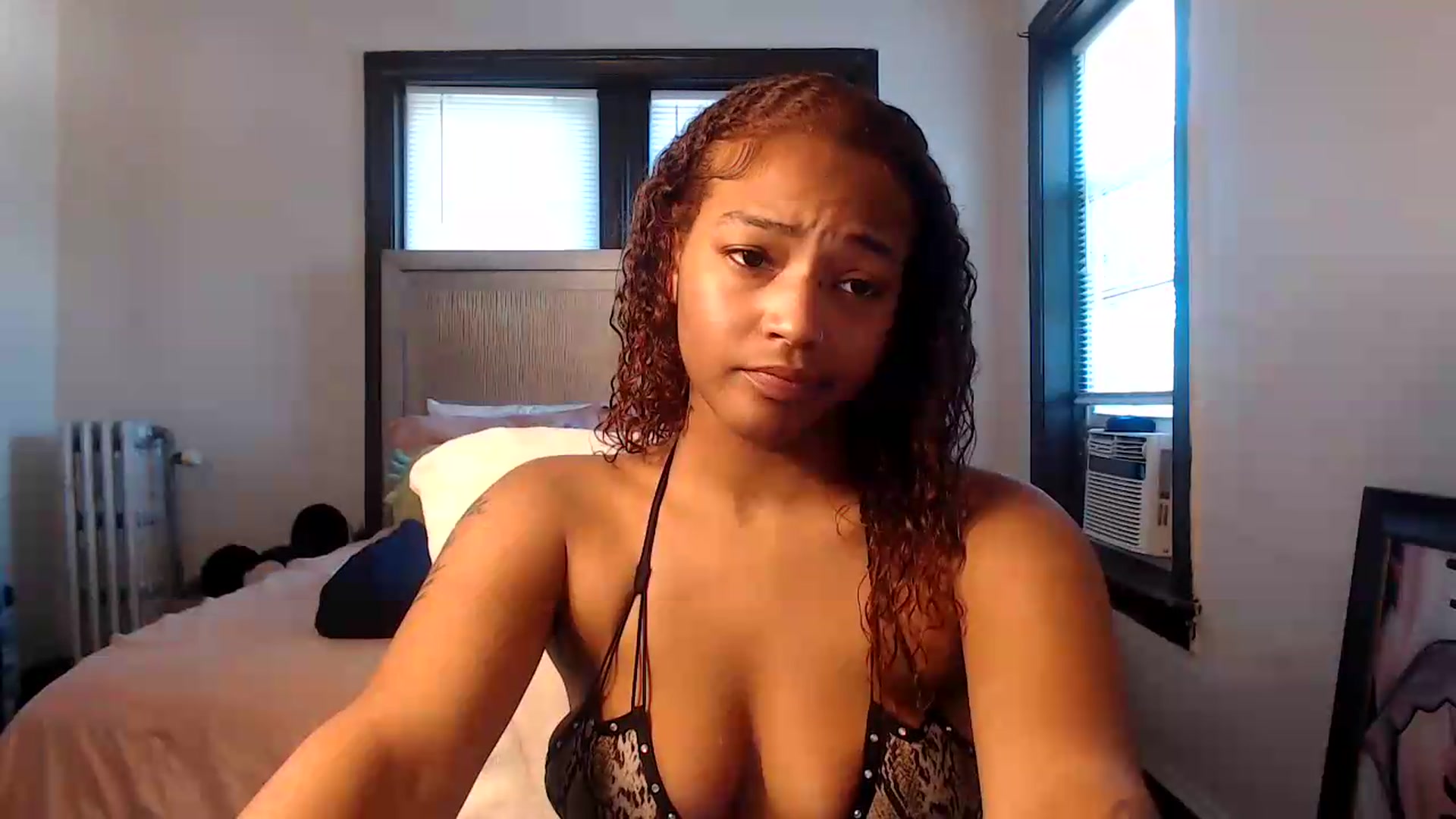 Gallery image thumbnail from itsmickie's myfreecams stream on, 07/06/2026, 18:32 image 8 of 20