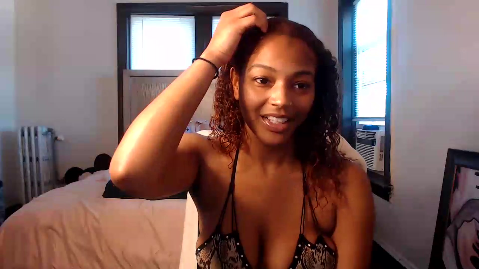 Gallery image thumbnail from itsmickie's myfreecams stream on, 07/06/2026, 19:40 image 19 of 20