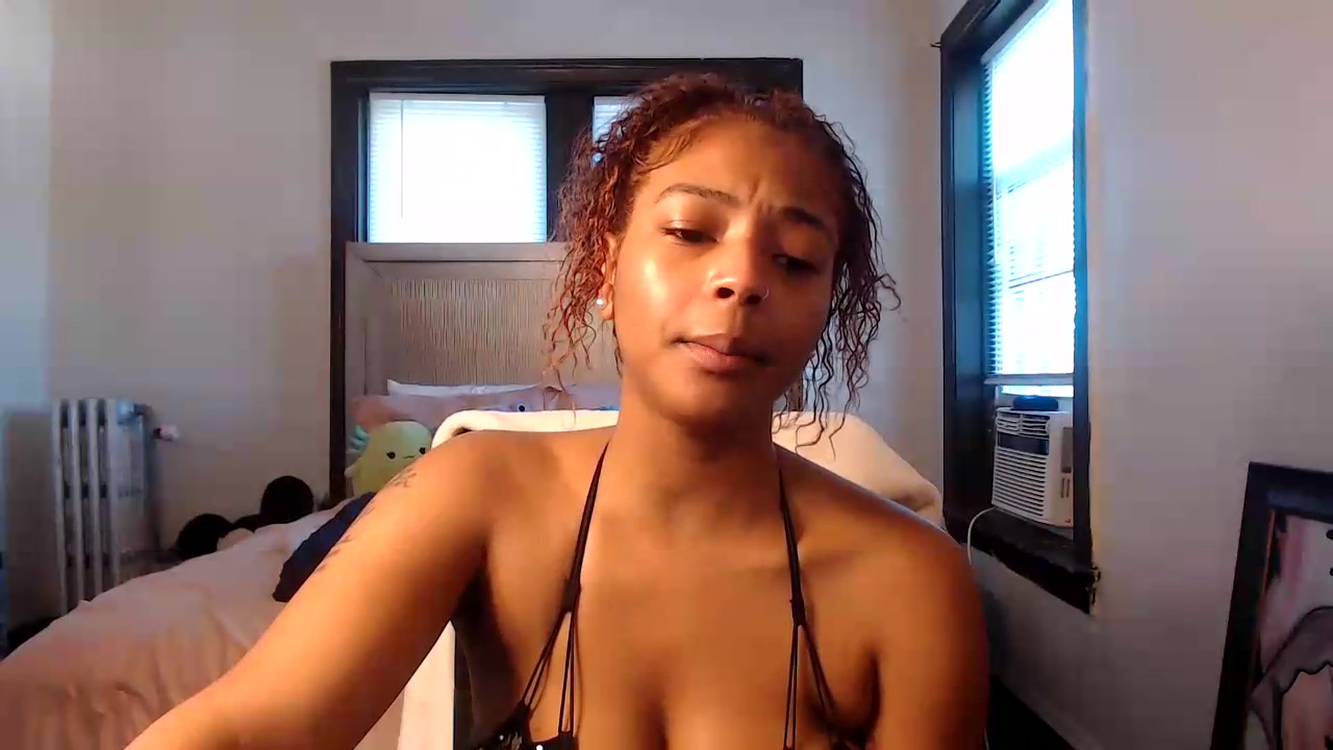 Gallery image thumbnail from itsmickie's myfreecams stream on, 07/06/2026, 21:02 image 9 of 20