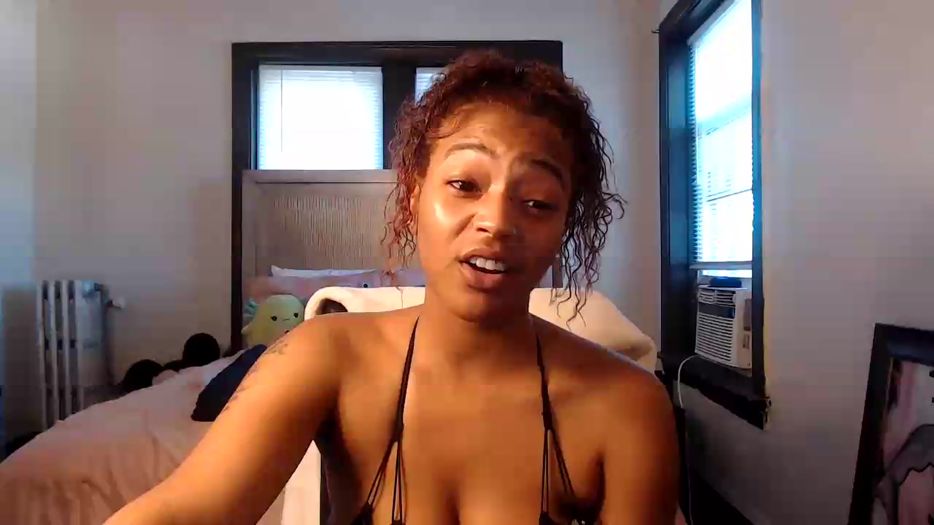 Gallery image thumbnail from itsmickie's myfreecams stream on, 07/06/2026, 21:02 image 20 of 20