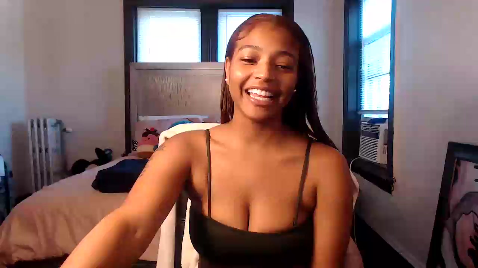 Gallery image thumbnail from itsmickie's myfreecams stream on, 07/08/2026, 24:01 image 1 of 20