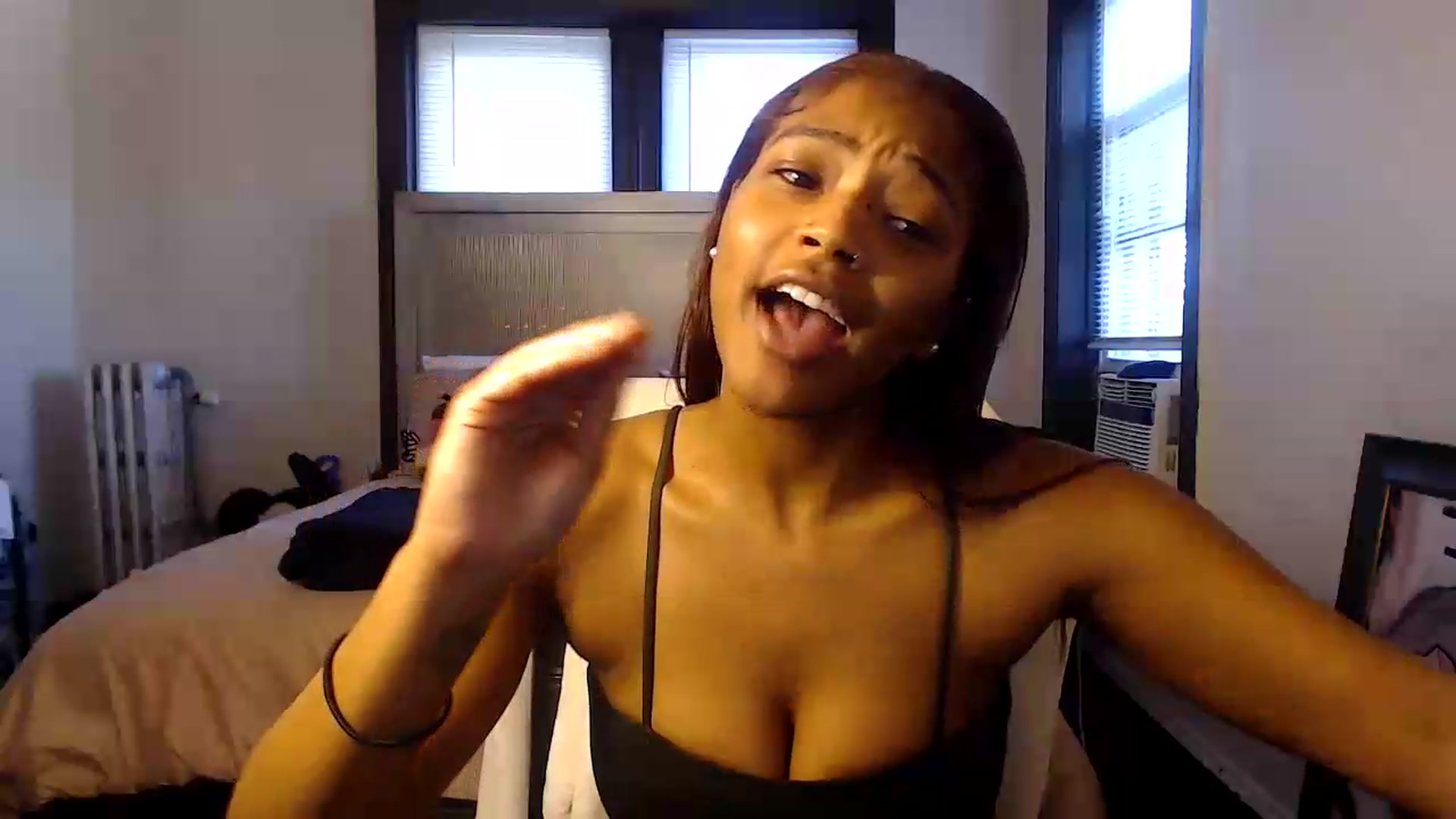 Gallery image thumbnail from itsmickie's myfreecams stream on, 07/08/2026, 24:01 image 6 of 20