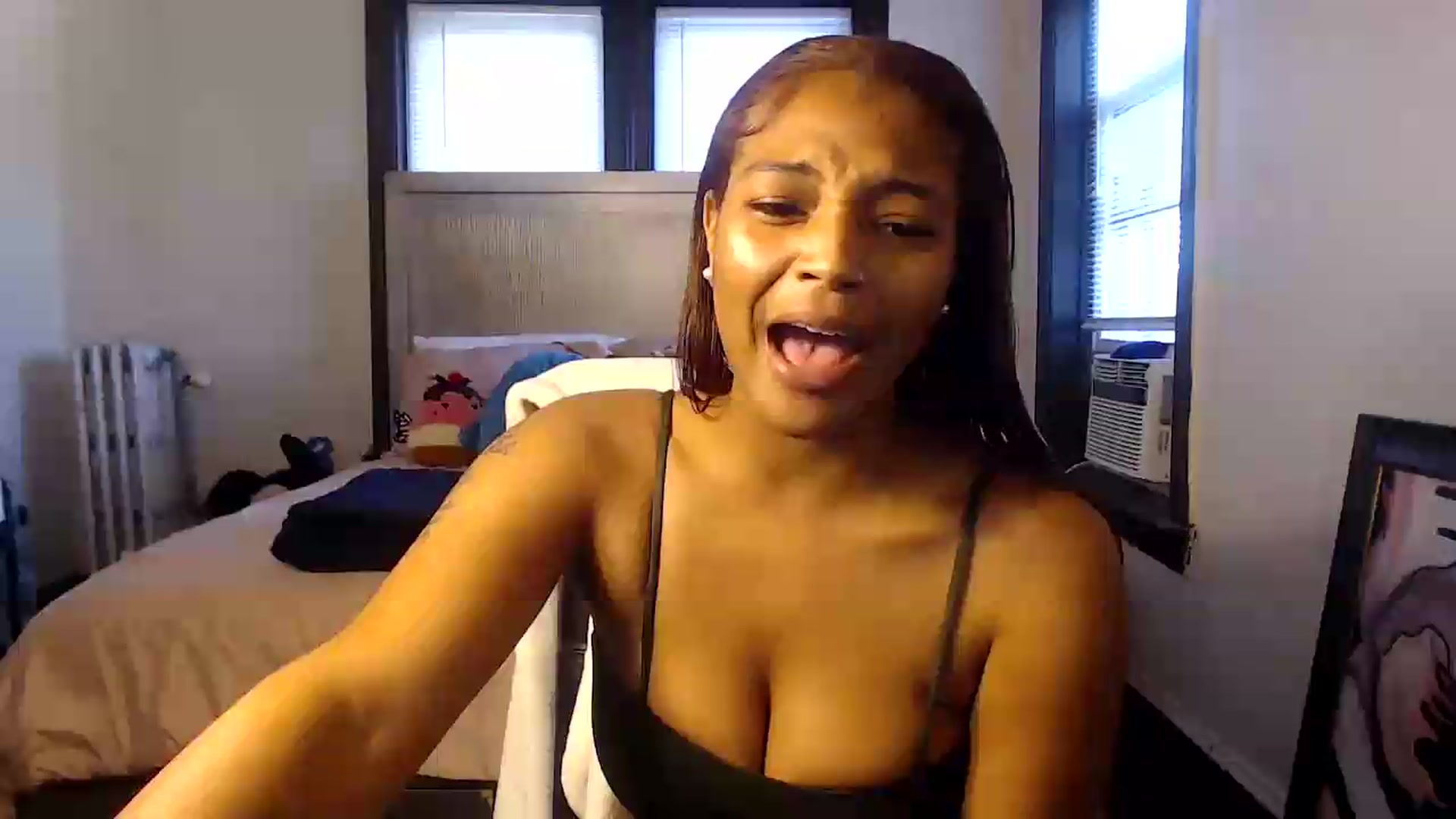 Gallery image thumbnail from itsmickie's myfreecams stream on, 07/08/2026, 24:01 image 13 of 20