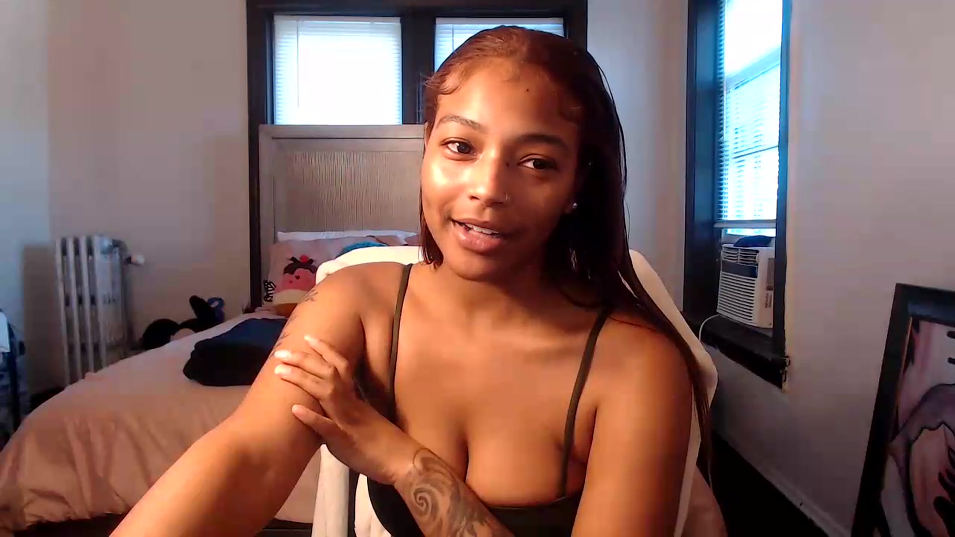 Gallery image thumbnail from itsmickie's myfreecams stream on, 07/08/2026, 24:01 image 2 of 20