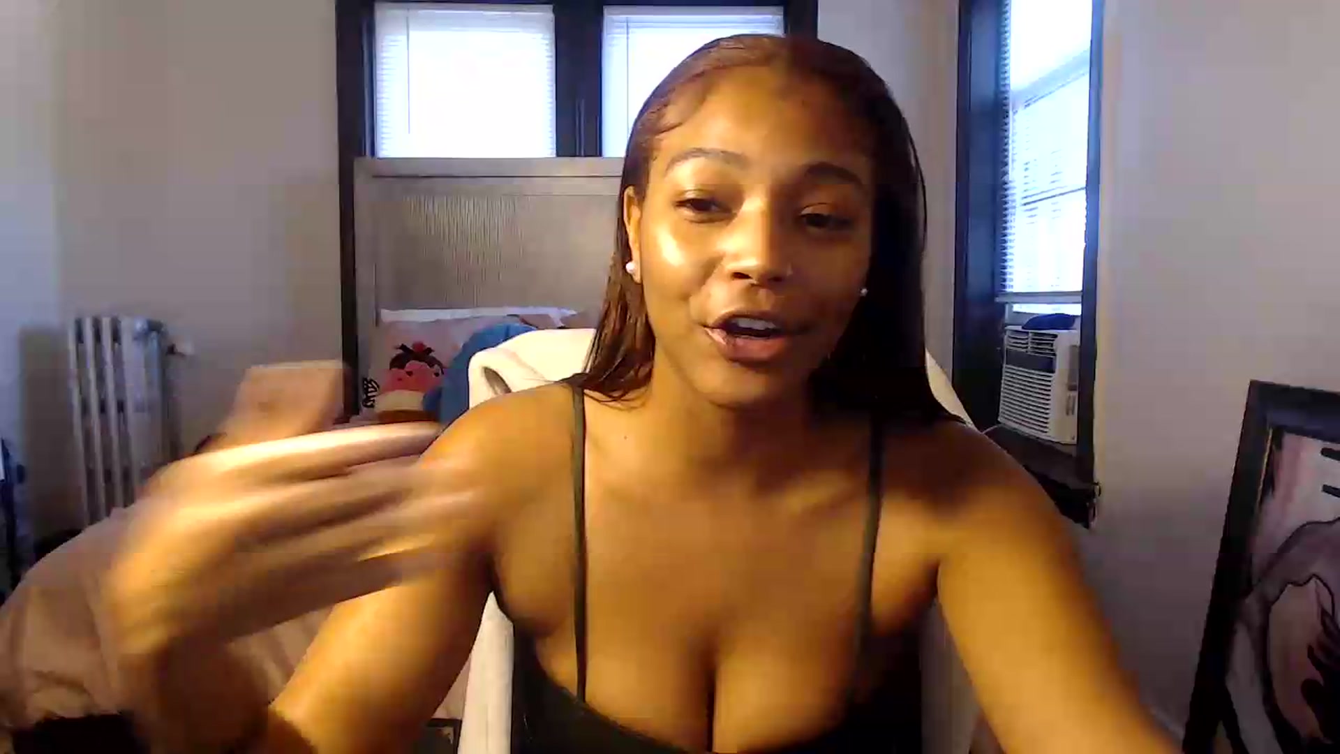 Gallery image thumbnail from itsmickie's myfreecams stream on, 07/08/2026, 24:01 image 14 of 20