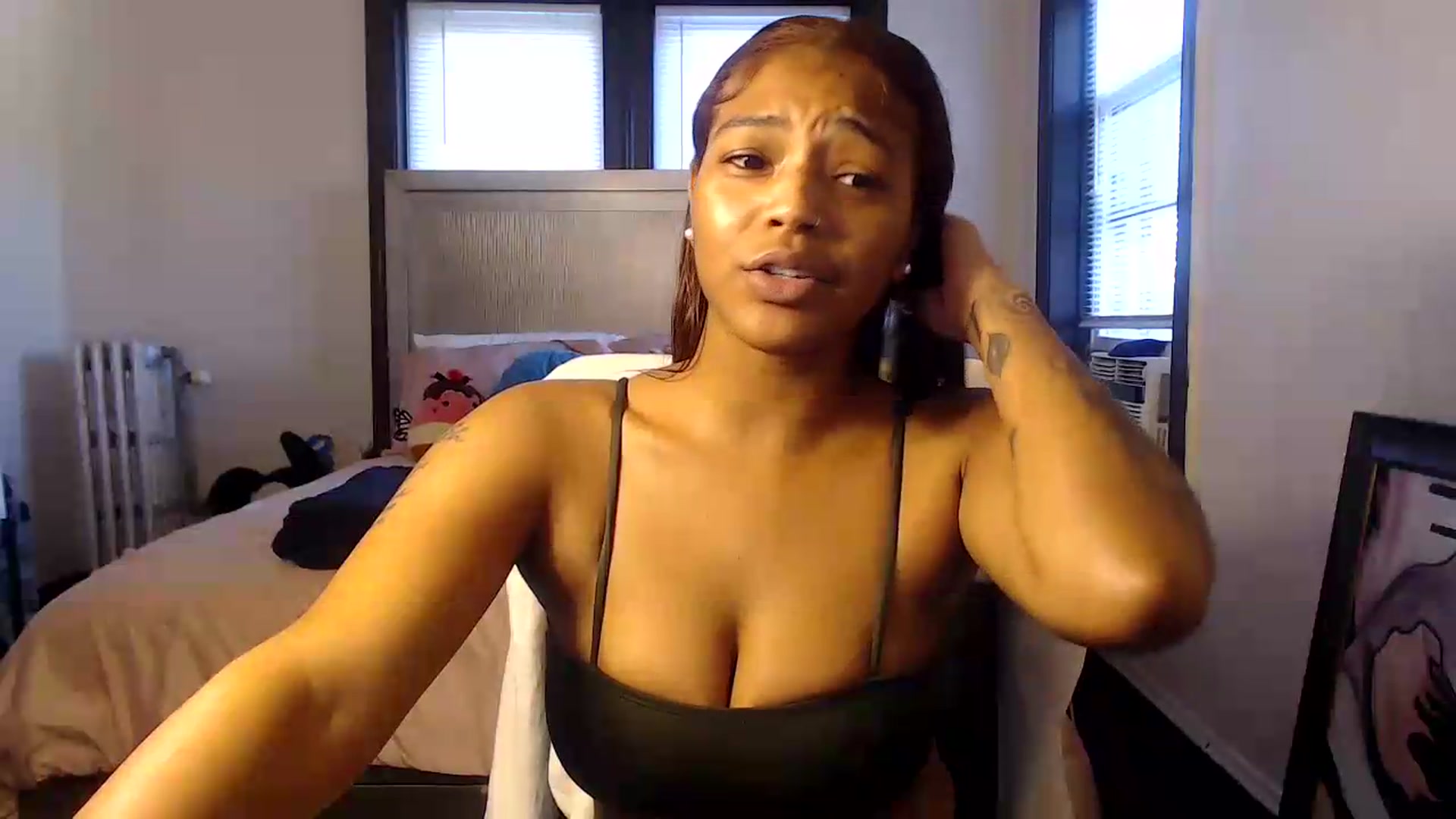 Gallery image thumbnail from itsmickie's myfreecams stream on, 07/08/2026, 24:01 image 19 of 20