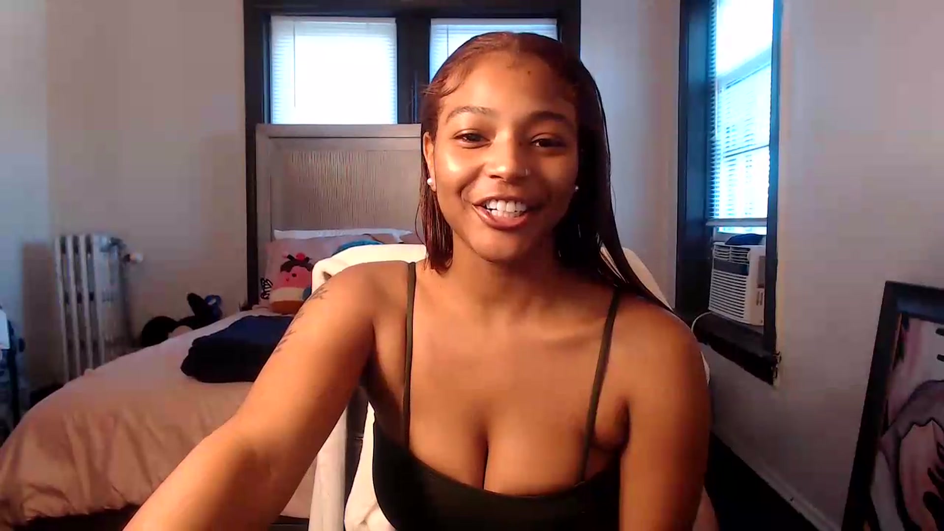Gallery image thumbnail from itsmickie's myfreecams stream on, 07/08/2026, 24:01 image 4 of 20