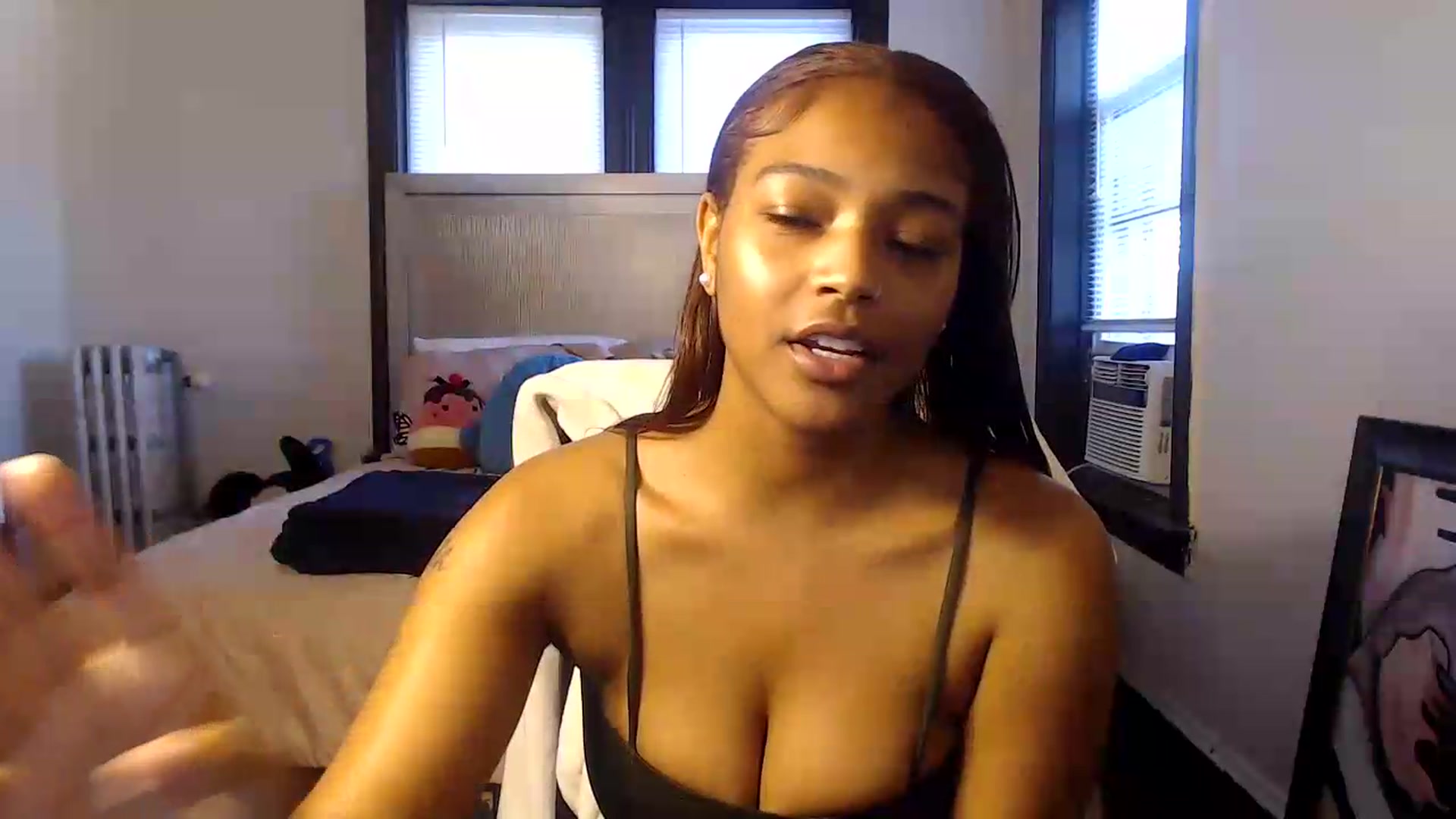 Gallery image thumbnail from itsmickie's myfreecams stream on, 07/08/2026, 24:01 image 18 of 20