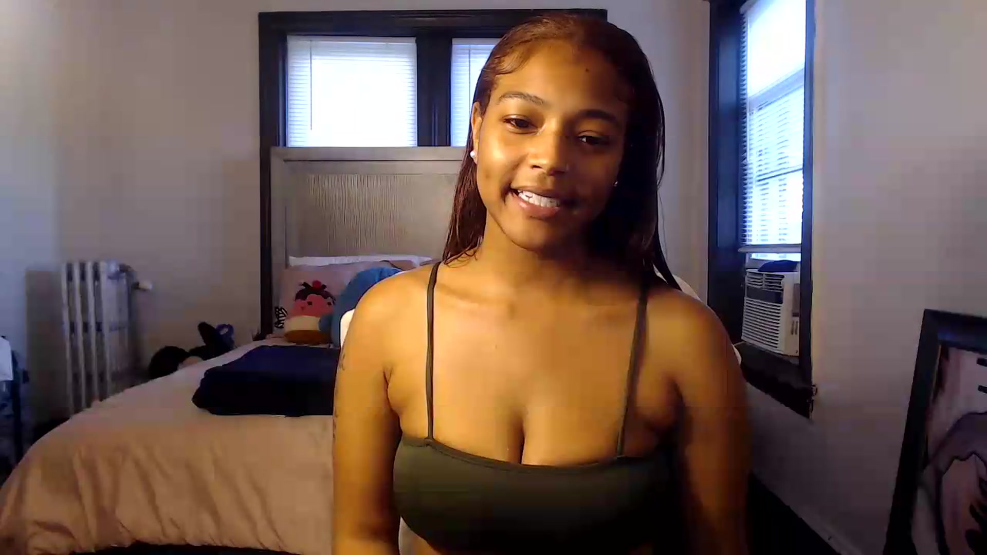 Gallery image thumbnail from itsmickie's myfreecams stream on, 07/08/2026, 24:19 image 2 of 20