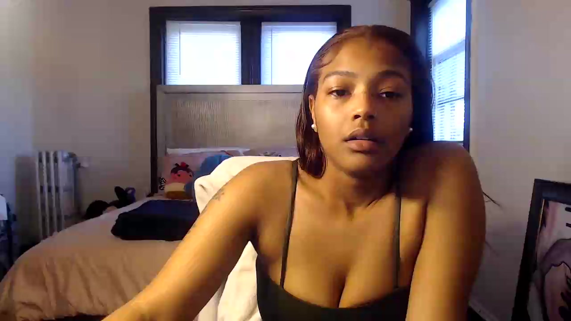 Gallery image thumbnail from itsmickie's myfreecams stream on, 07/08/2026, 24:19 image 18 of 20