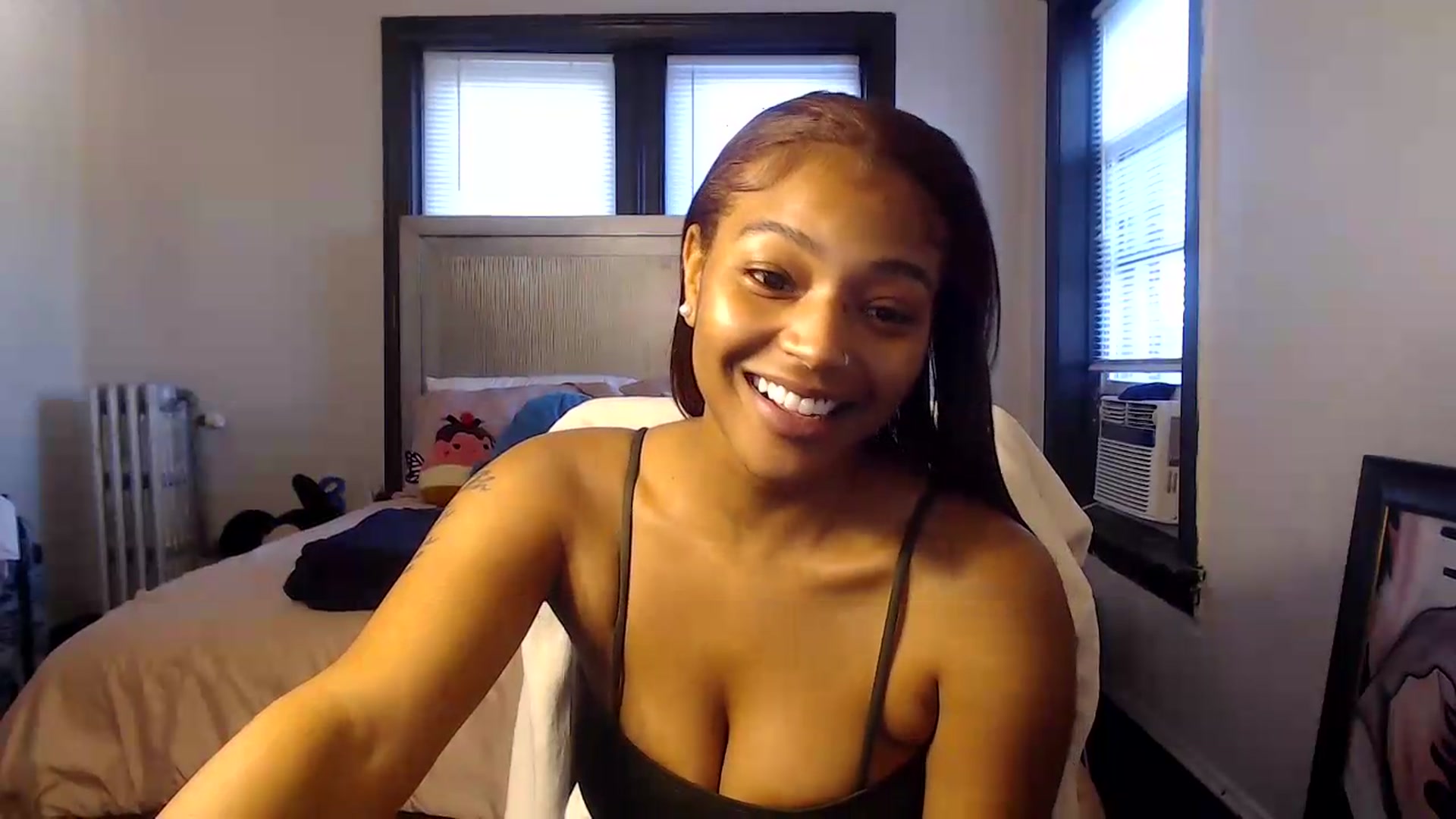 Gallery image thumbnail from itsmickie's myfreecams stream on, 07/08/2026, 24:19 image 6 of 20