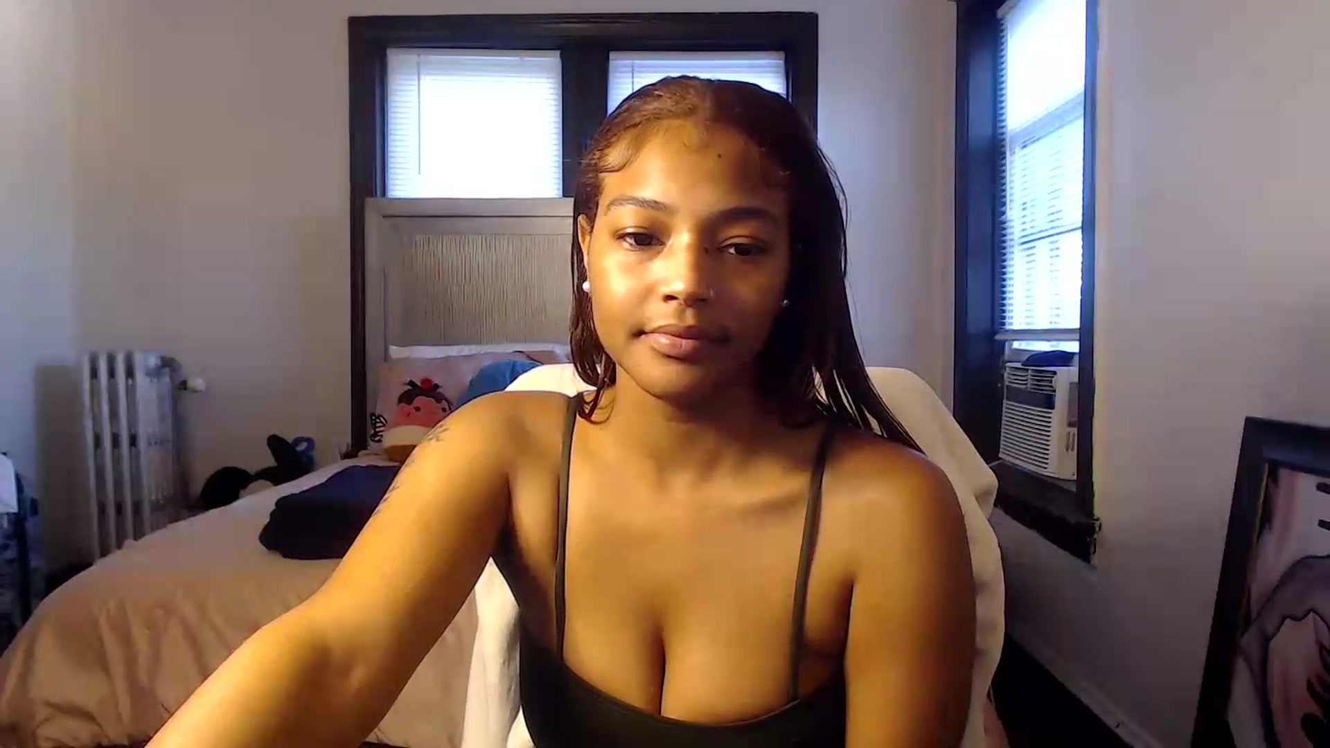 Gallery image thumbnail from itsmickie's myfreecams stream on, 07/08/2026, 24:19 image 10 of 20