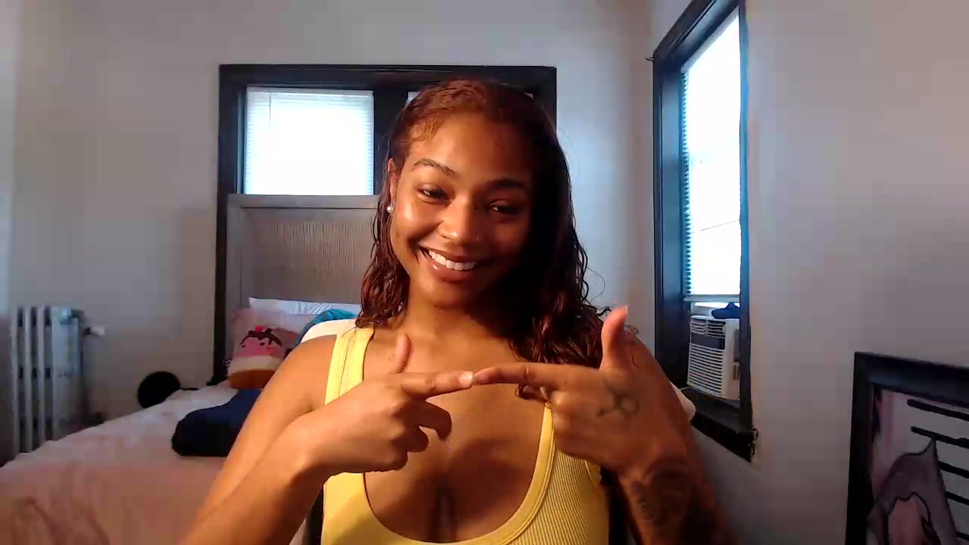 Gallery image thumbnail from itsmickie's myfreecams stream on, 07/10/2026, 19:32 image 9 of 20