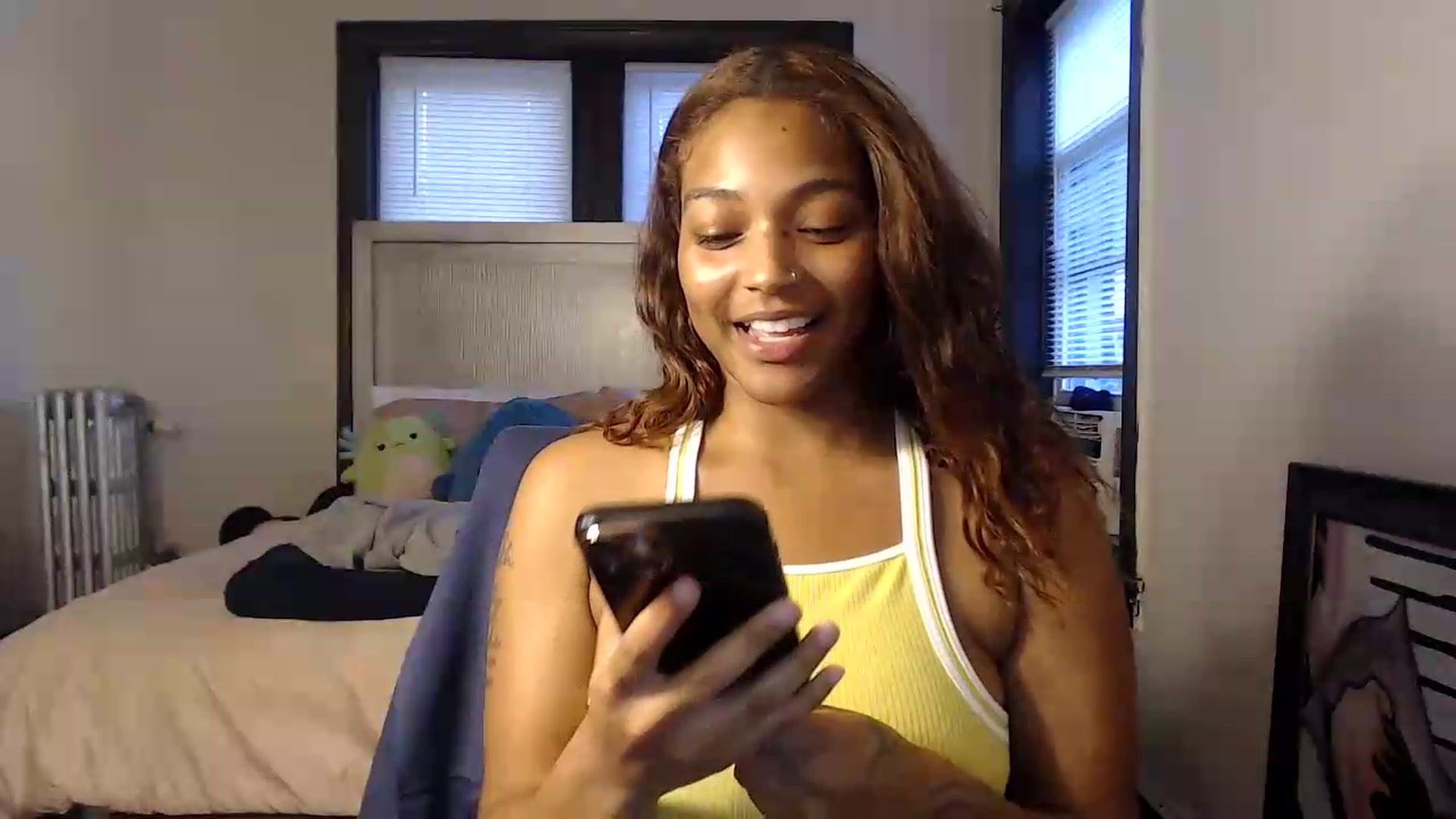 Gallery image thumbnail from itsmickie's myfreecams stream on, 08/04/2026, 01:38 image 5 of 20