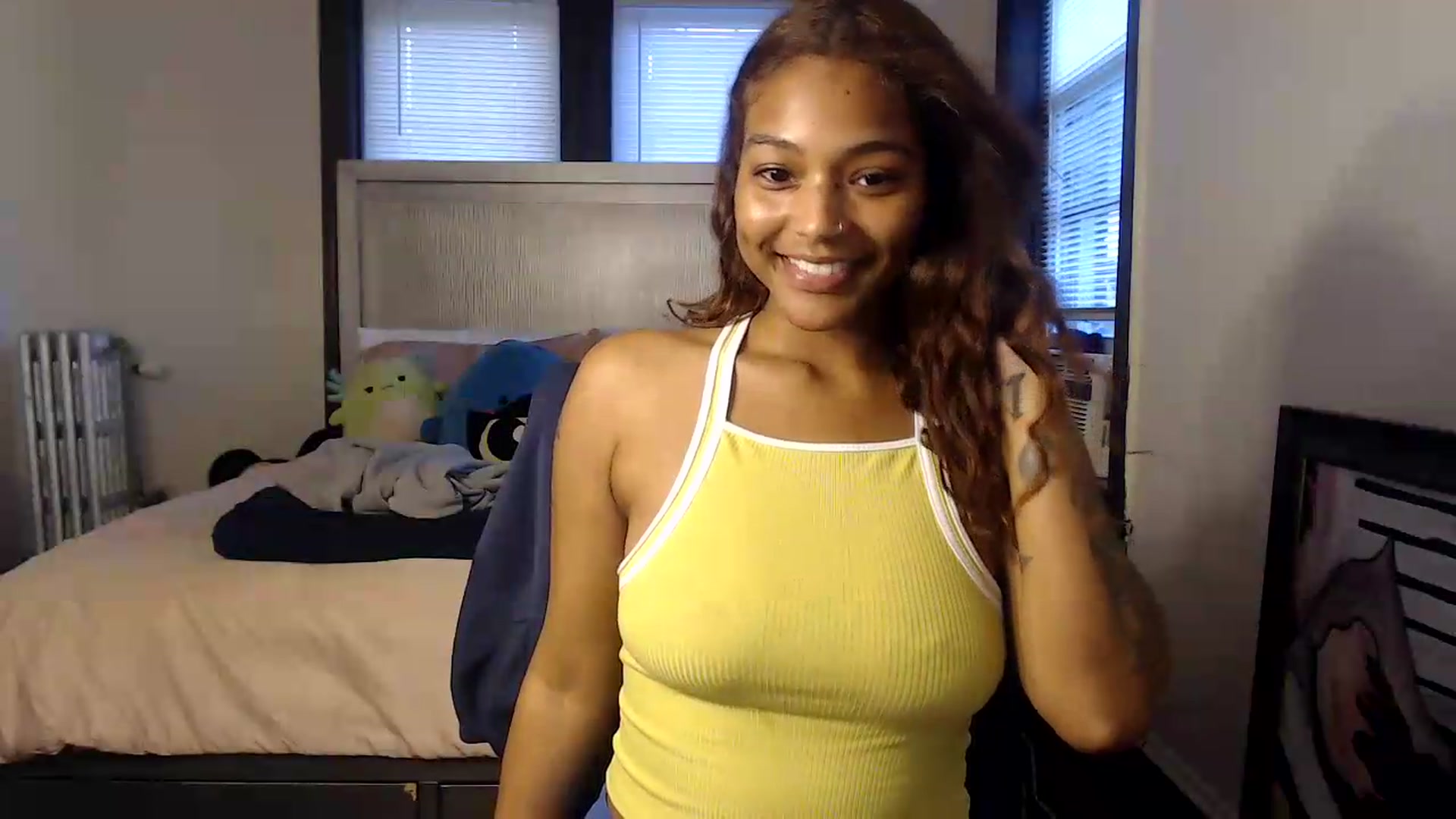 Gallery image thumbnail from itsmickie's myfreecams stream on, 08/04/2026, 01:38 image 4 of 20
