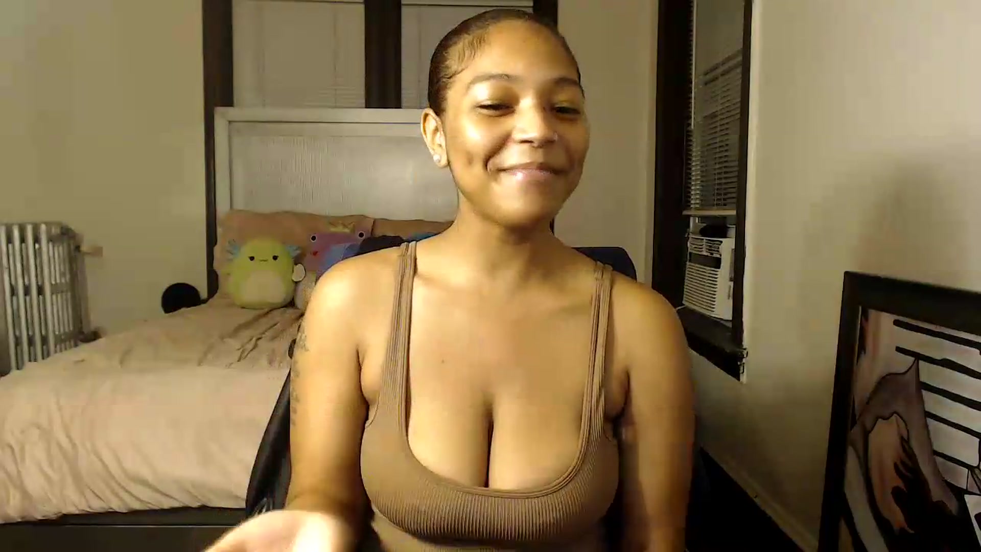 Gallery image thumbnail from itsmickie's myfreecams stream on, 08/16/2026, 02:44 image 3 of 20