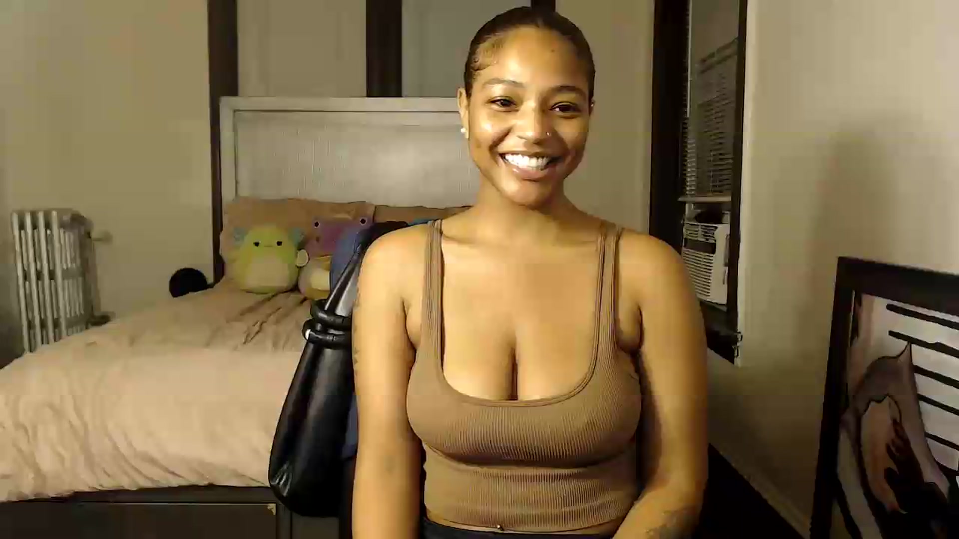 Gallery image thumbnail from itsmickie's myfreecams stream on, 08/16/2026, 02:44 image 13 of 20