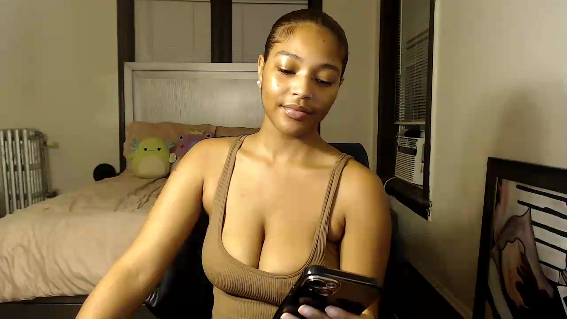Gallery image thumbnail from itsmickie's myfreecams stream on, 08/16/2026, 02:44 image 4 of 20