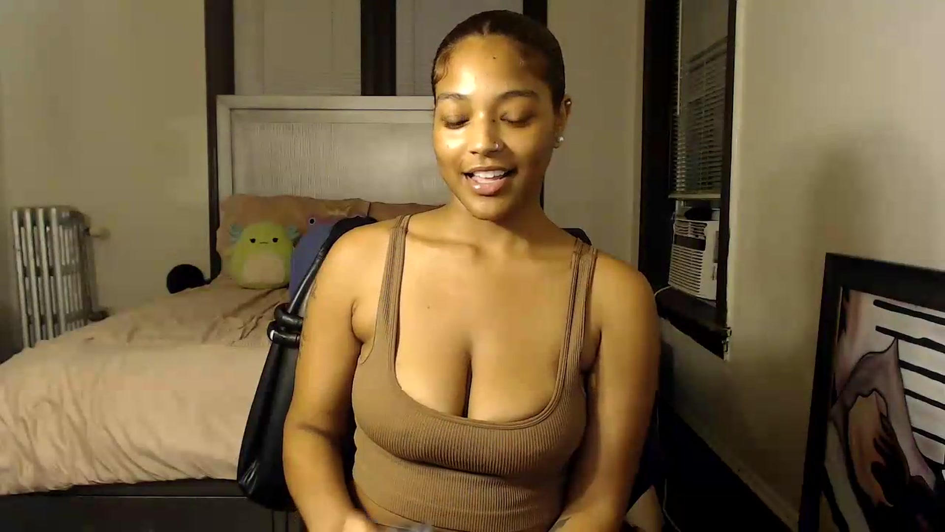 Gallery image thumbnail from itsmickie's myfreecams stream on, 08/16/2026, 02:44 image 15 of 20