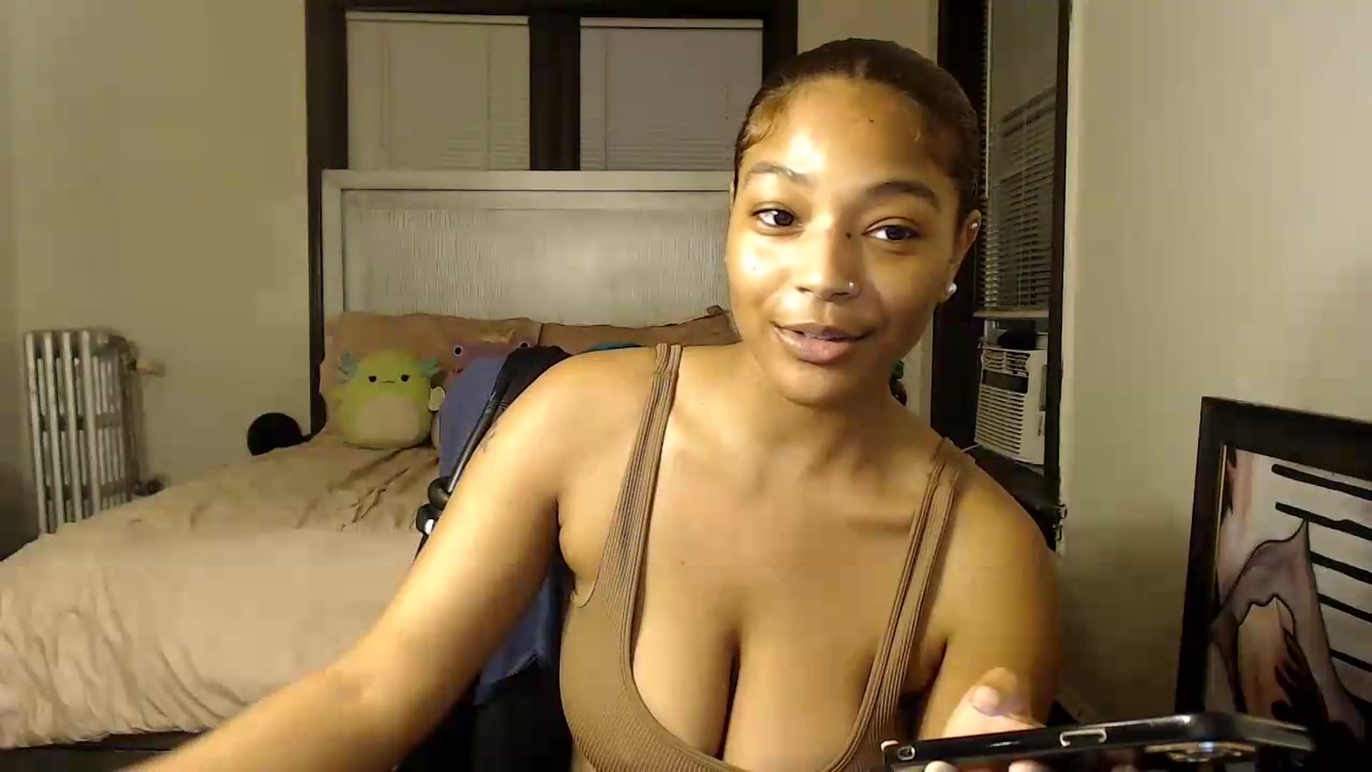 Gallery image thumbnail from itsmickie's myfreecams stream on, 08/16/2026, 02:44 image 18 of 20