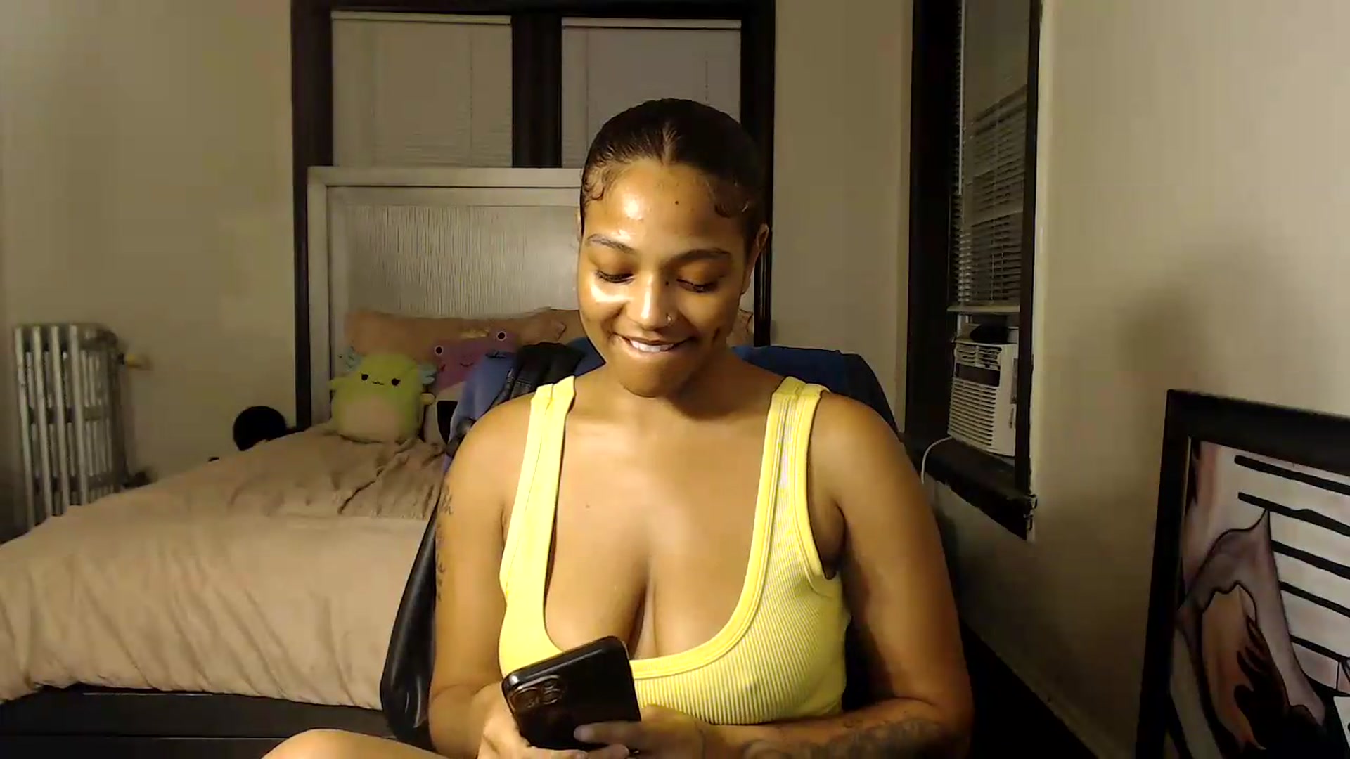 Gallery image thumbnail from itsmickie's myfreecams stream on, 08/20/2026, 02:08 image 14 of 20
