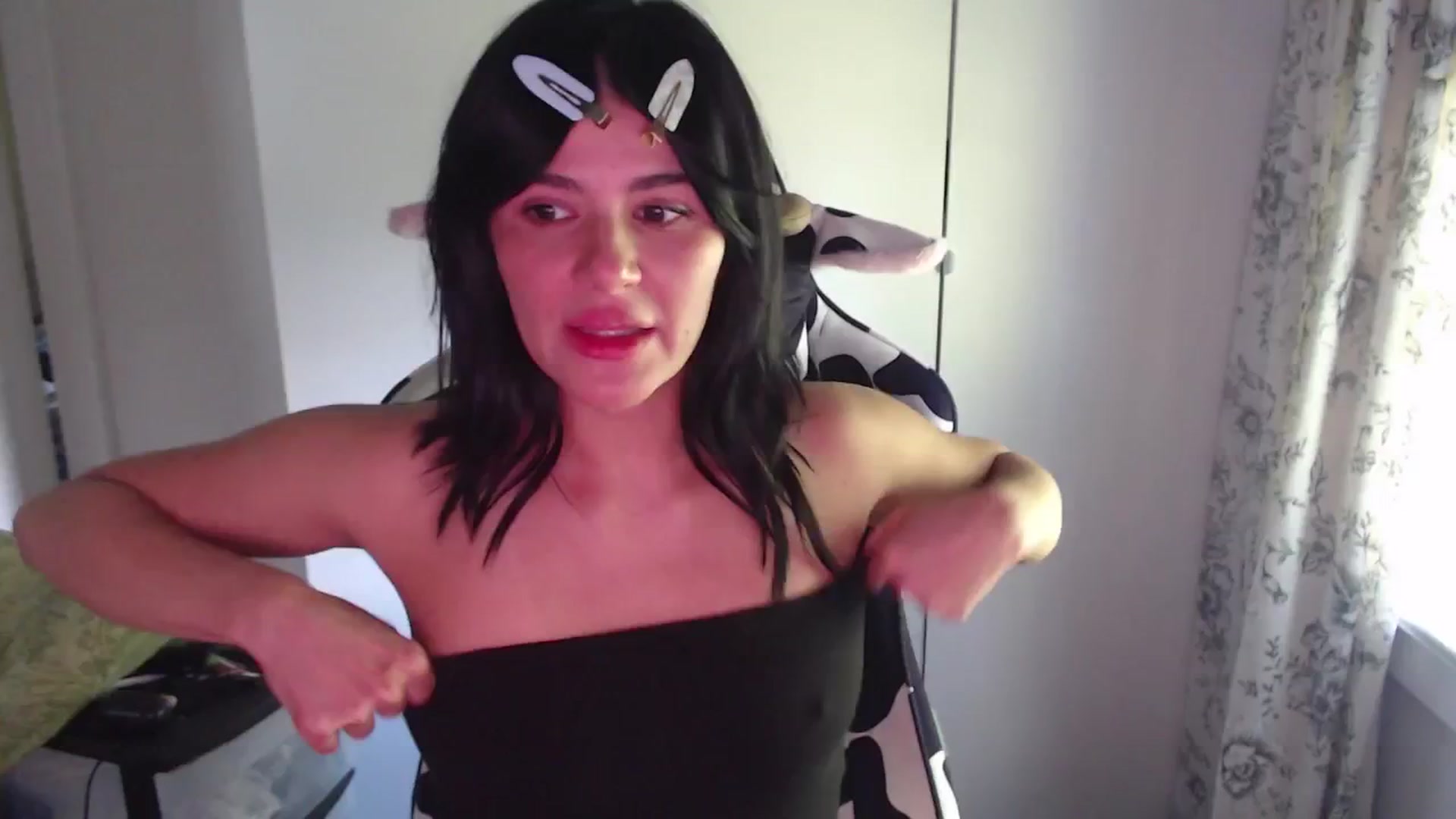 Gallery image thumbnail from itsmybirthday's myfreecams stream on, 08/16/2025, 21:43 image 18 of 20
