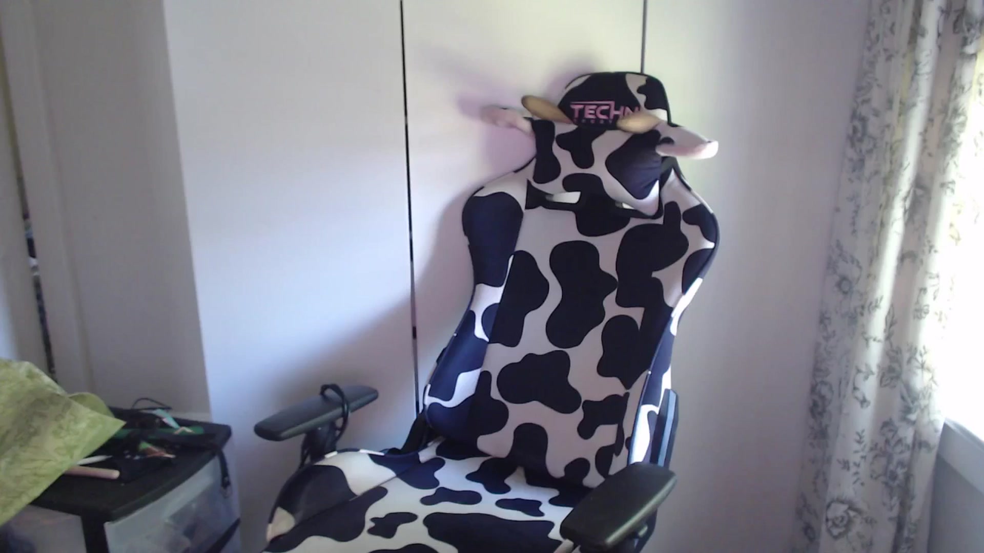 Gallery image thumbnail from itsmybirthday's myfreecams stream on, 08/16/2025, 21:43 image 15 of 20