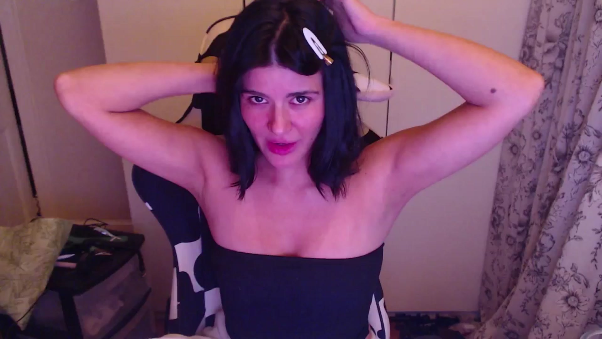 Gallery image thumbnail from itsmybirthday's myfreecams stream on, 08/17/2025, 01:01 image 19 of 20