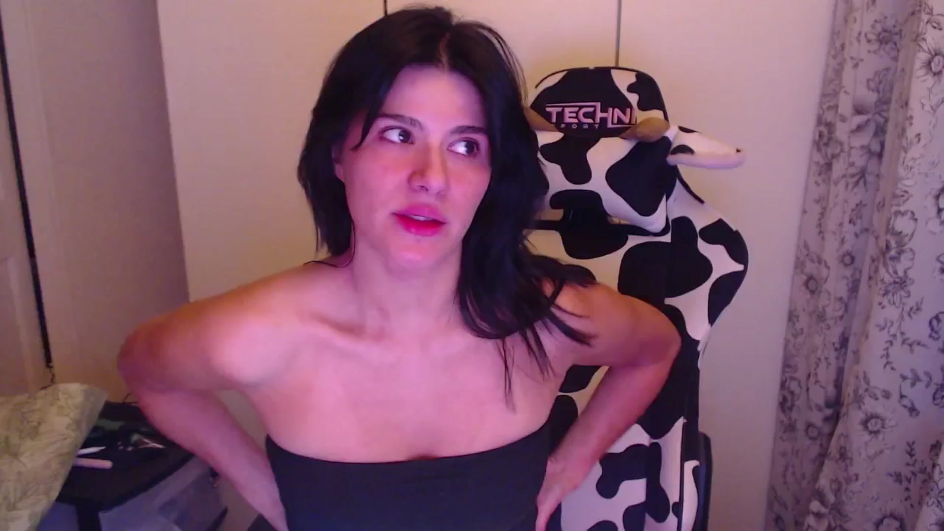 Gallery image thumbnail from itsmybirthday's myfreecams stream on, 08/17/2025, 01:01 image 1 of 20
