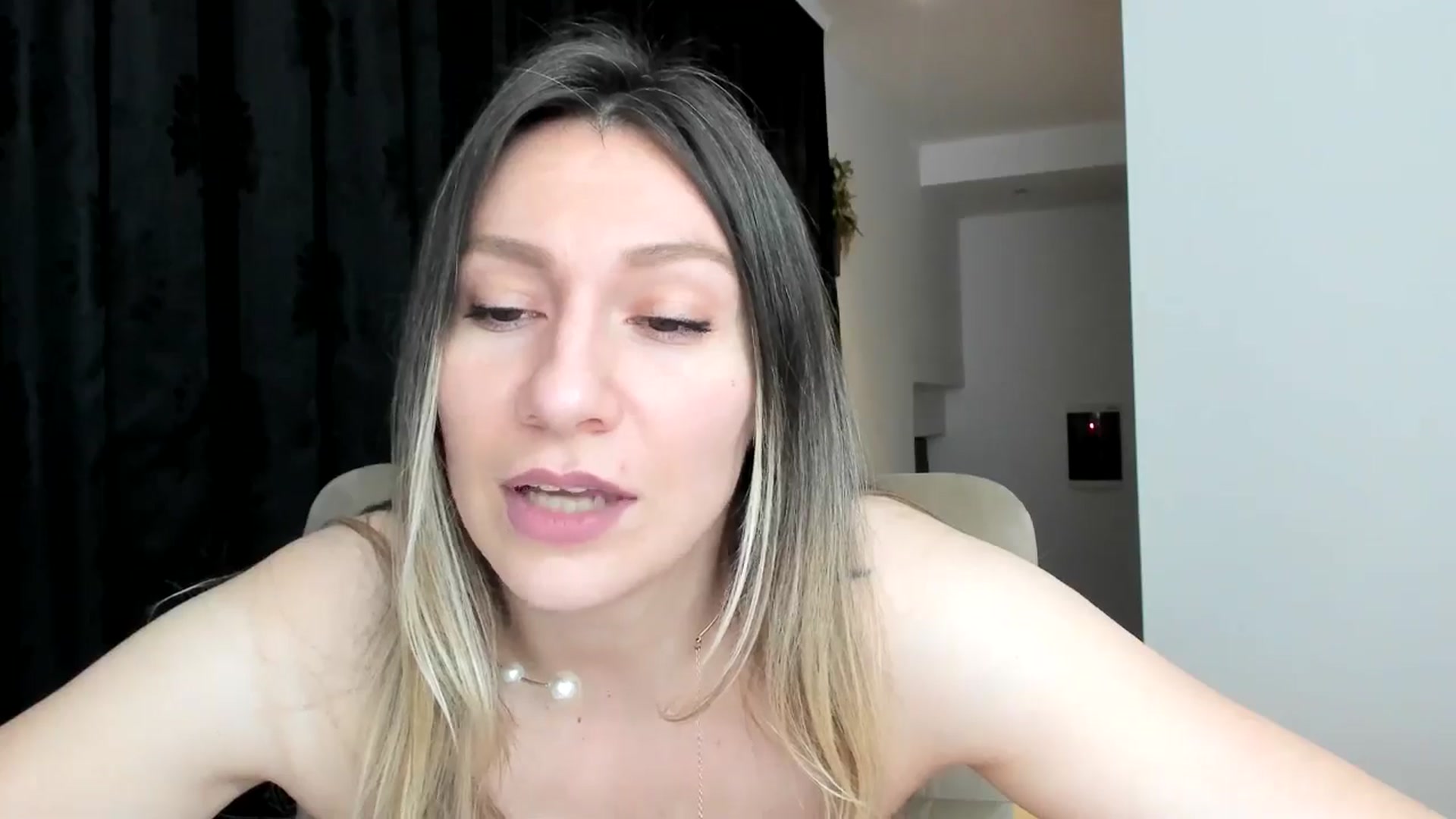 Gallery image thumbnail from itwas_eve's myfreecams stream on, 12/10/2024, 03:15 image 17 of 20