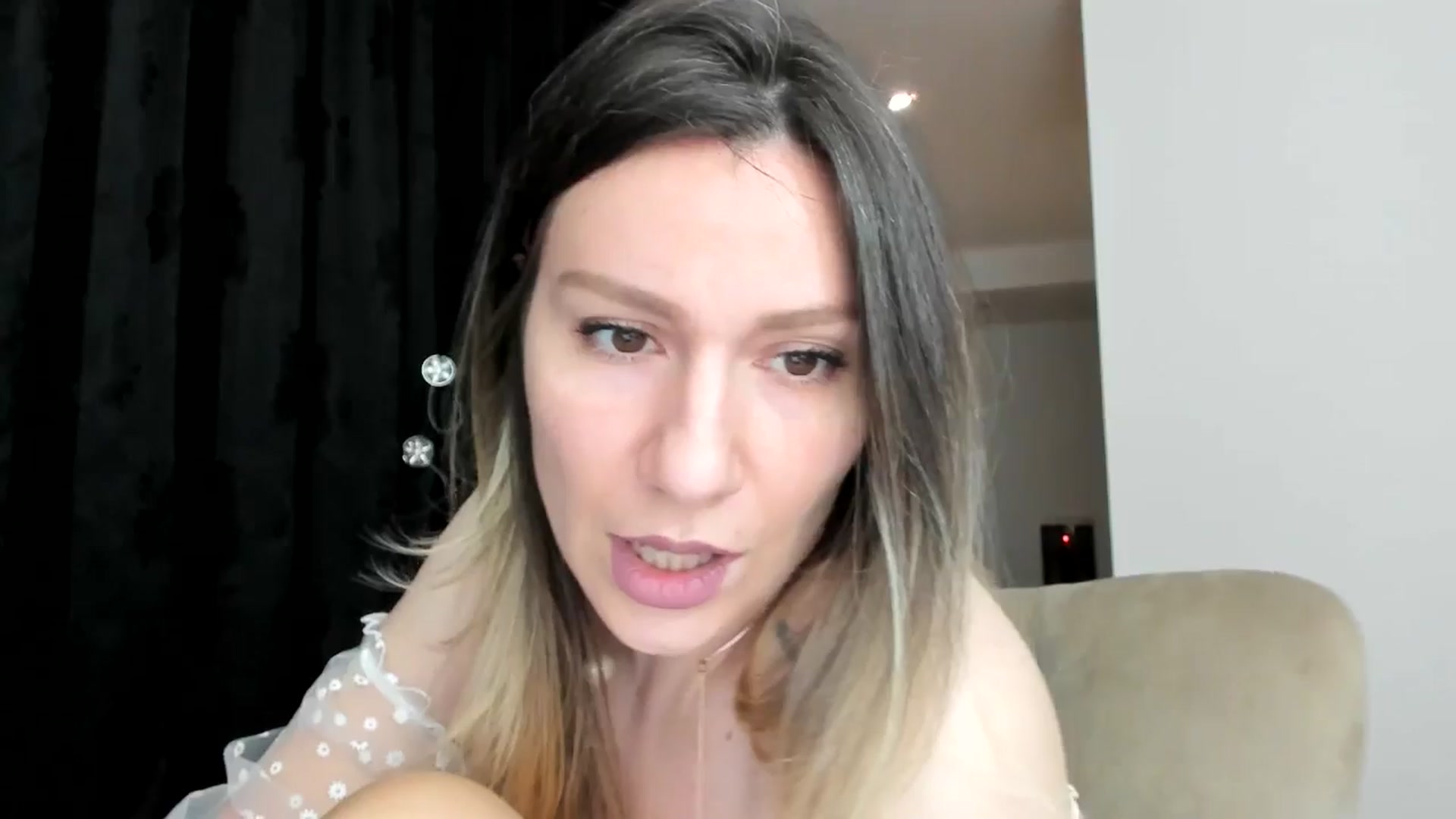 Gallery image thumbnail from itwas_eve's myfreecams stream on, 12/10/2024, 03:15 image 3 of 20