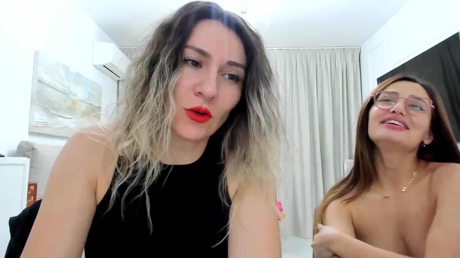 Gallery image thumbnail from itwas_eve's myfreecams stream on, 12/14/2024, 23:04 image 8 of 20