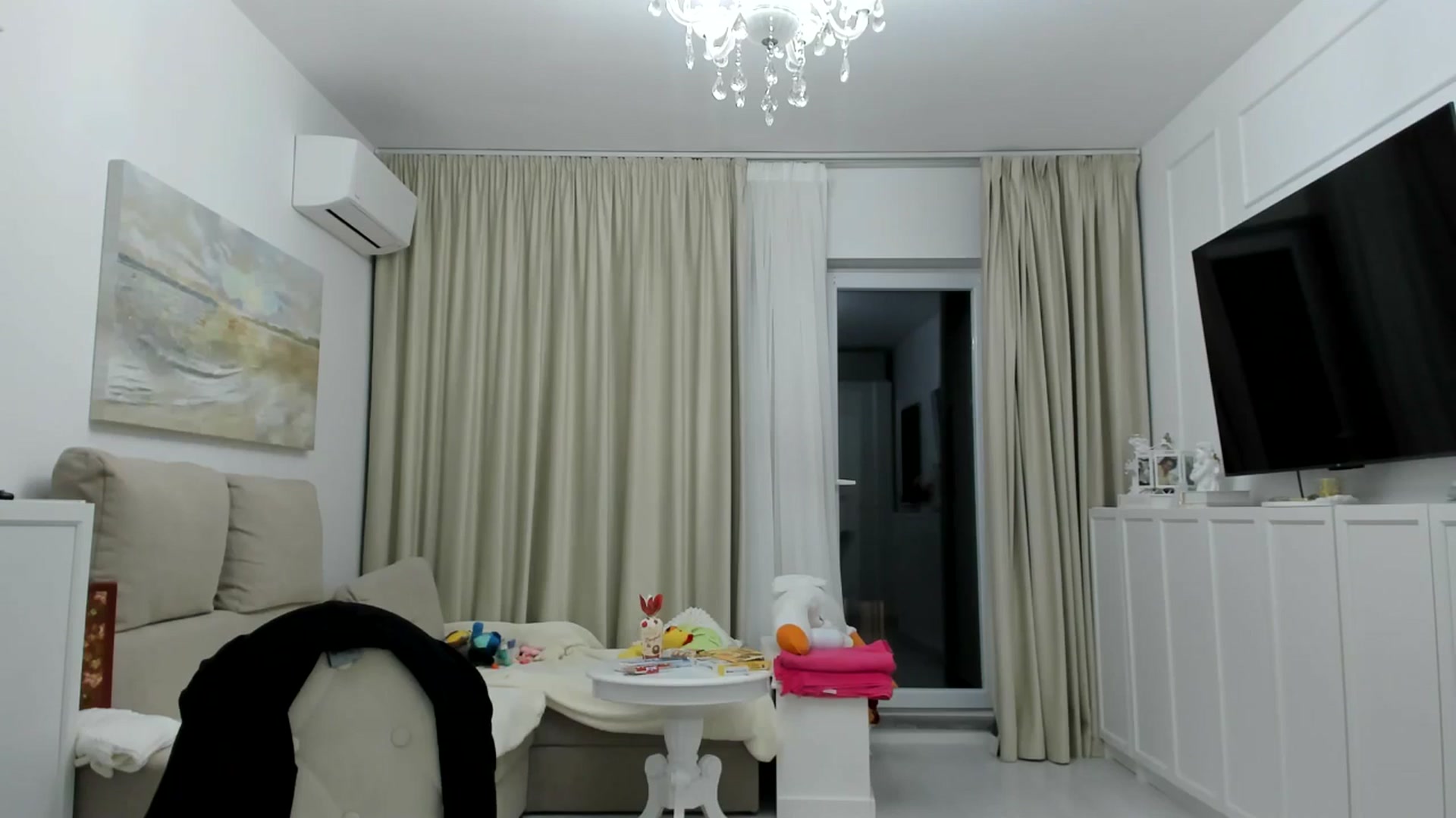 Gallery image thumbnail from itwas_eve's myfreecams stream on, 12/14/2024, 23:04 image 18 of 20