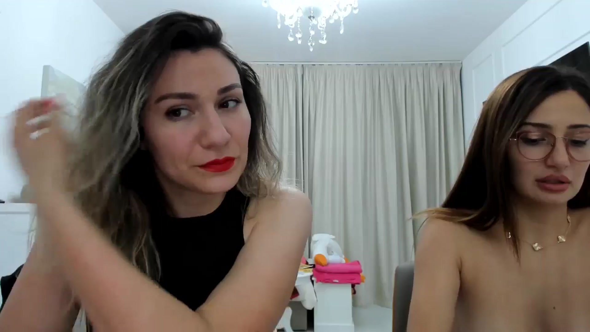 Gallery image thumbnail from itwas_eve's myfreecams stream on, 12/14/2024, 23:04 image 13 of 20