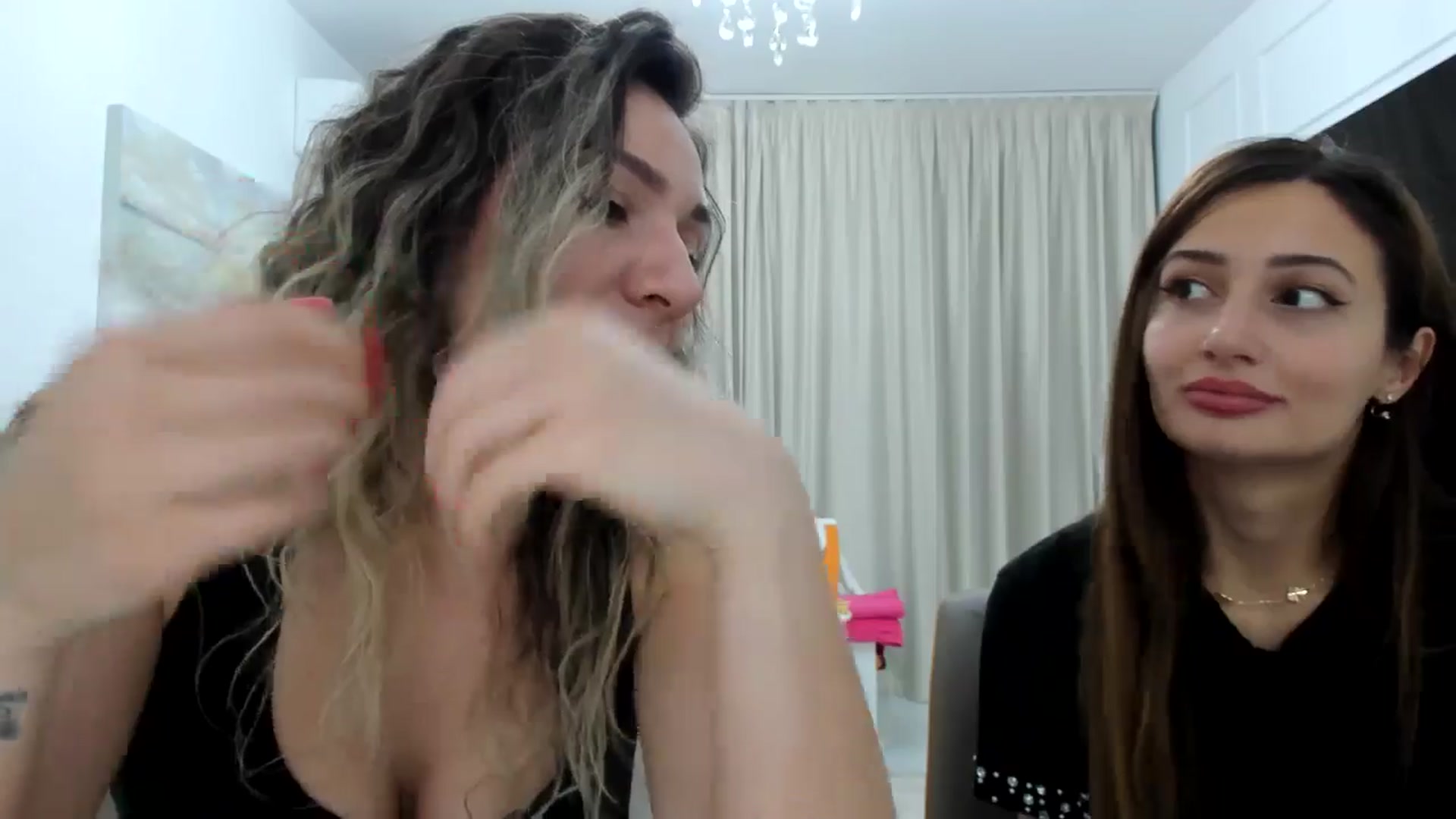 Gallery image thumbnail from itwas_eve's myfreecams stream on, 12/15/2024, 21:51 image 11 of 20