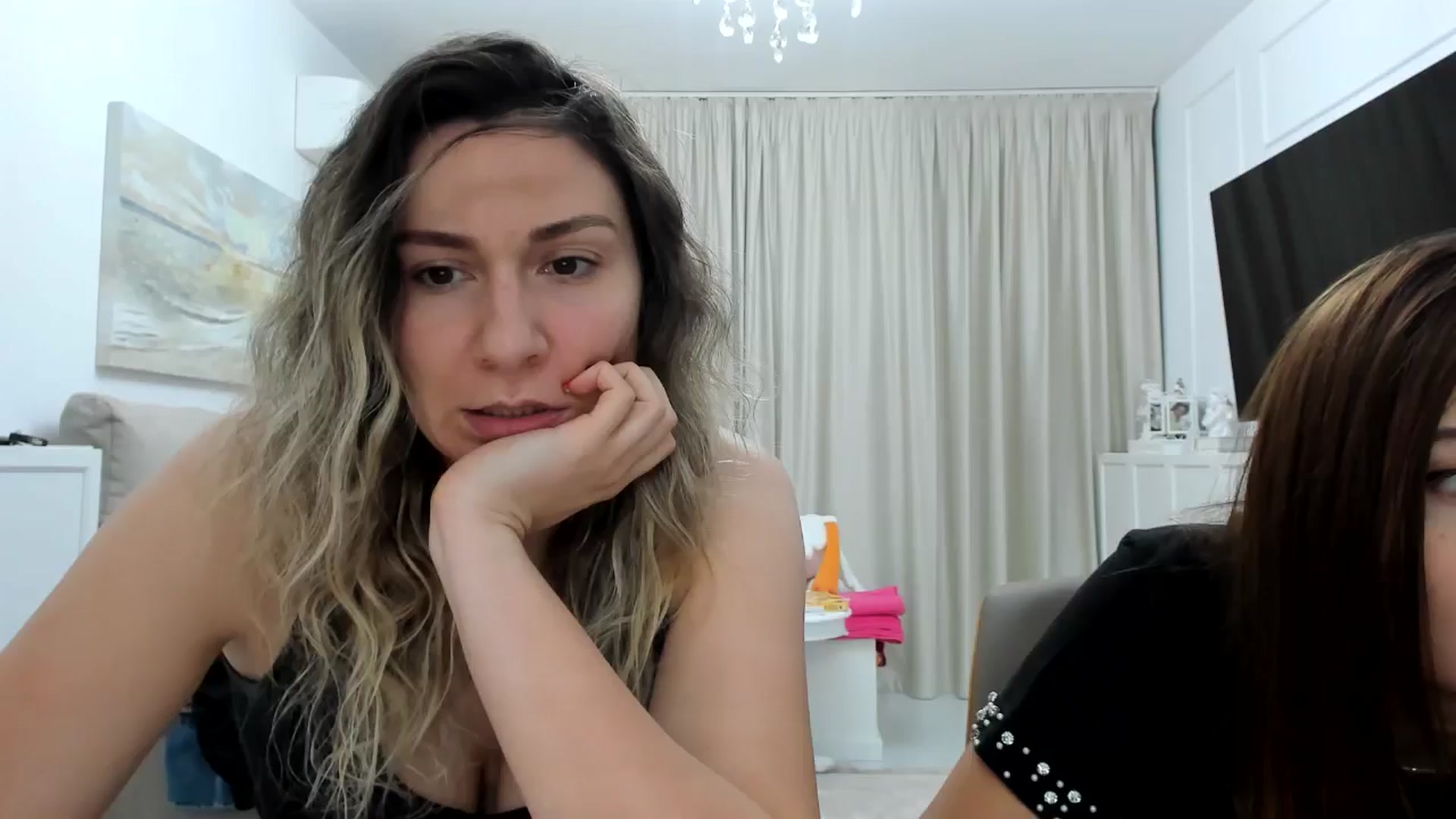 Gallery image thumbnail from itwas_eve's myfreecams stream on, 12/15/2024, 21:51 image 7 of 20