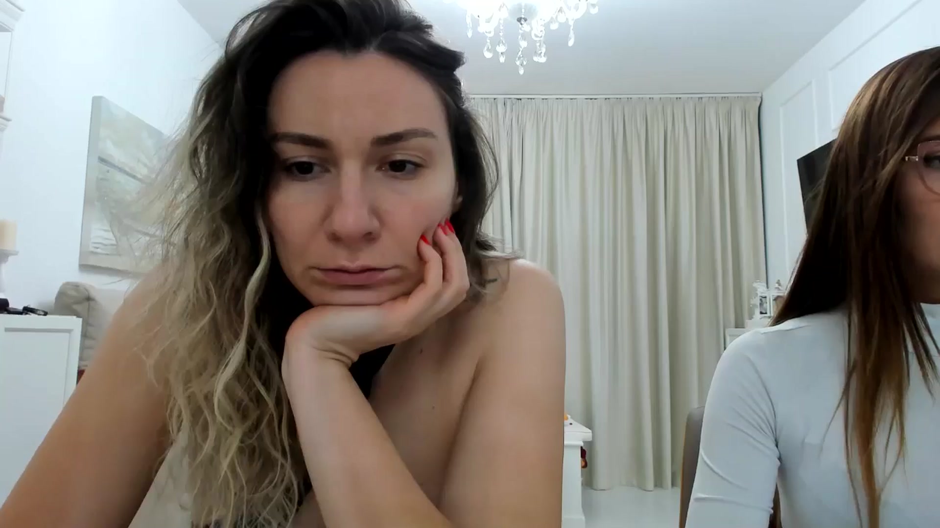 Gallery image thumbnail from itwas_eve's myfreecams stream on, 12/15/2024, 23:08 image 17 of 20