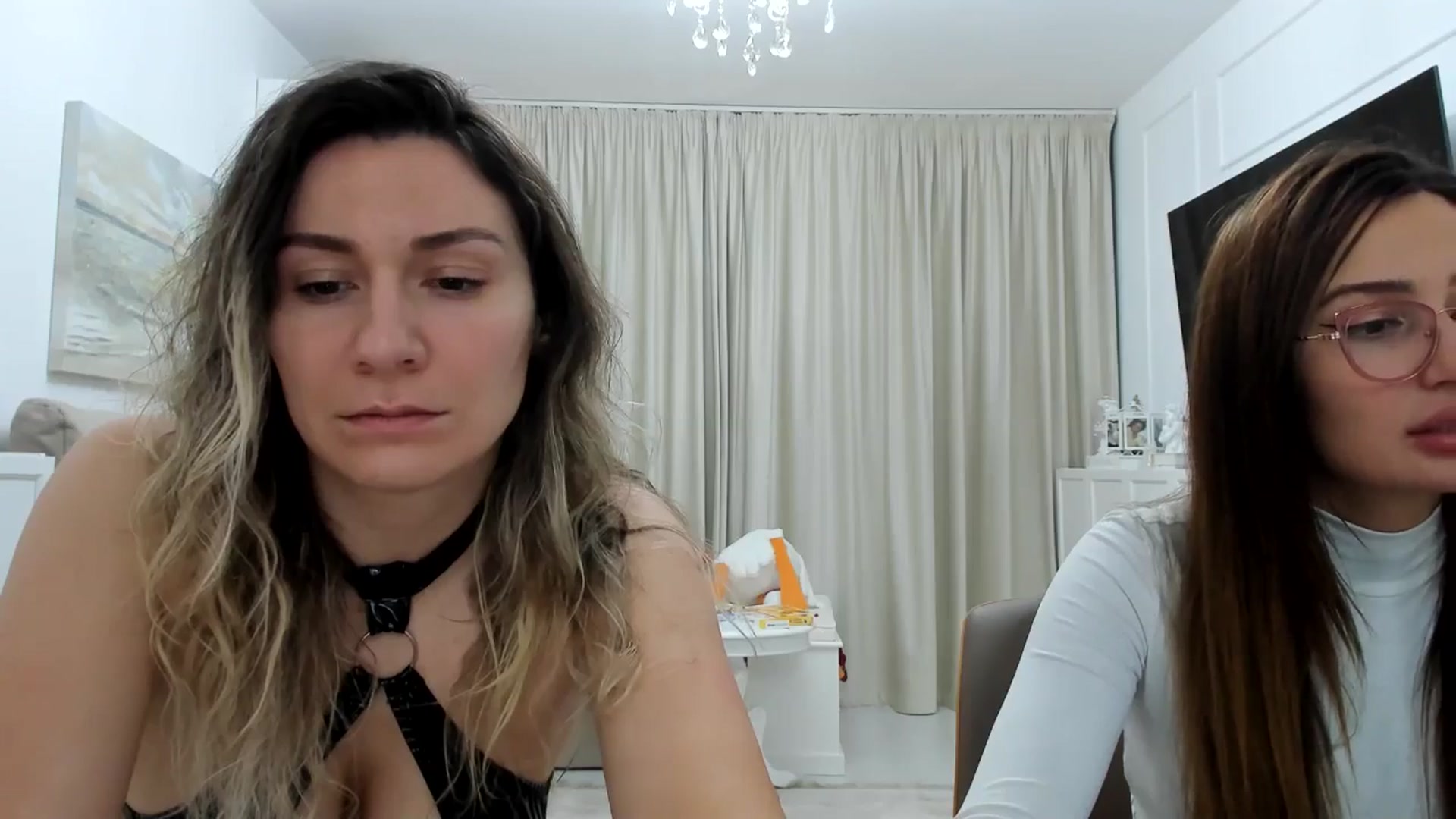 Gallery image thumbnail from itwas_eve's myfreecams stream on, 12/16/2024, 01:11 image 14 of 20