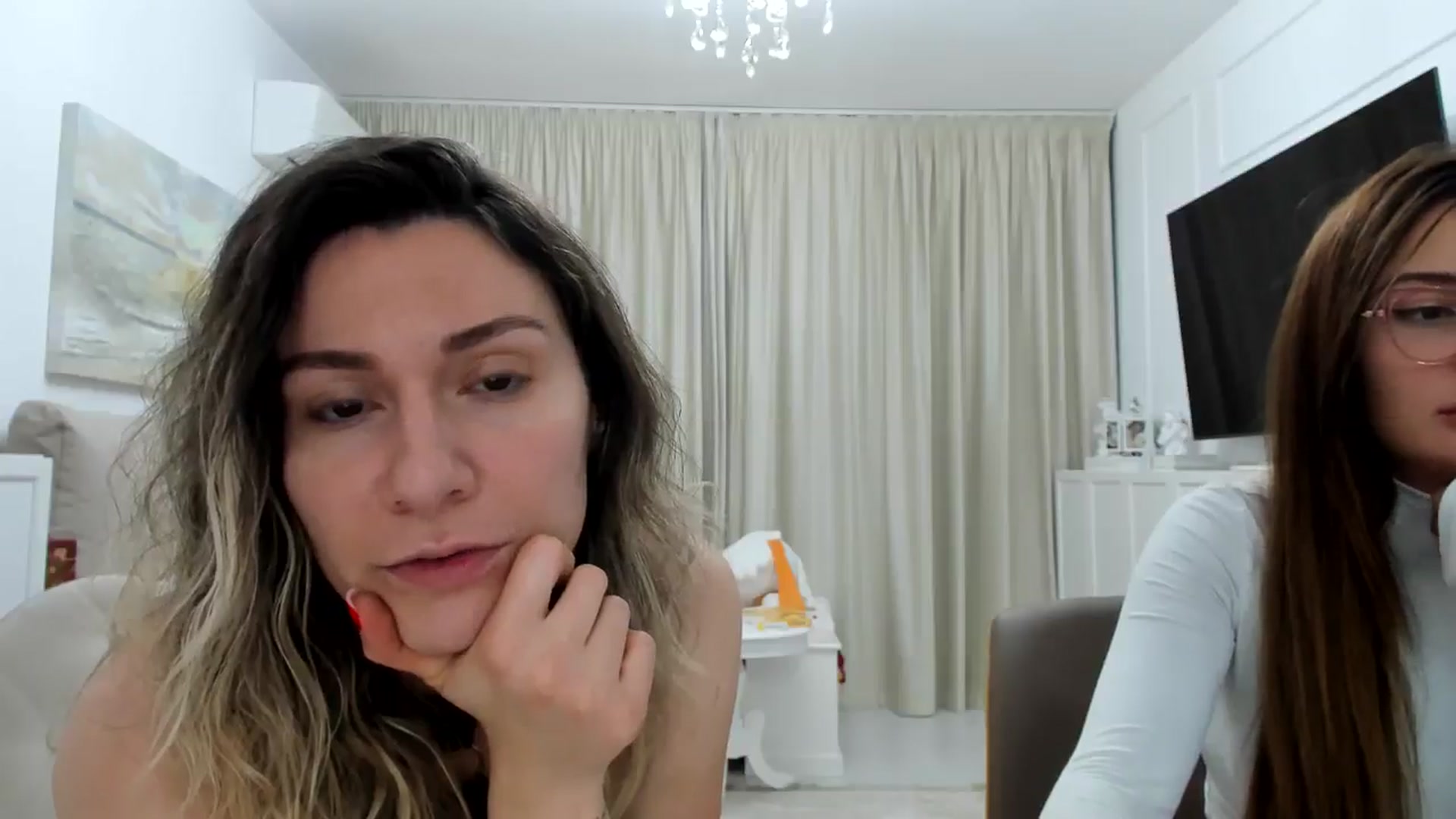 Gallery image thumbnail from itwas_eve's myfreecams stream on, 12/16/2024, 01:11 image 10 of 20