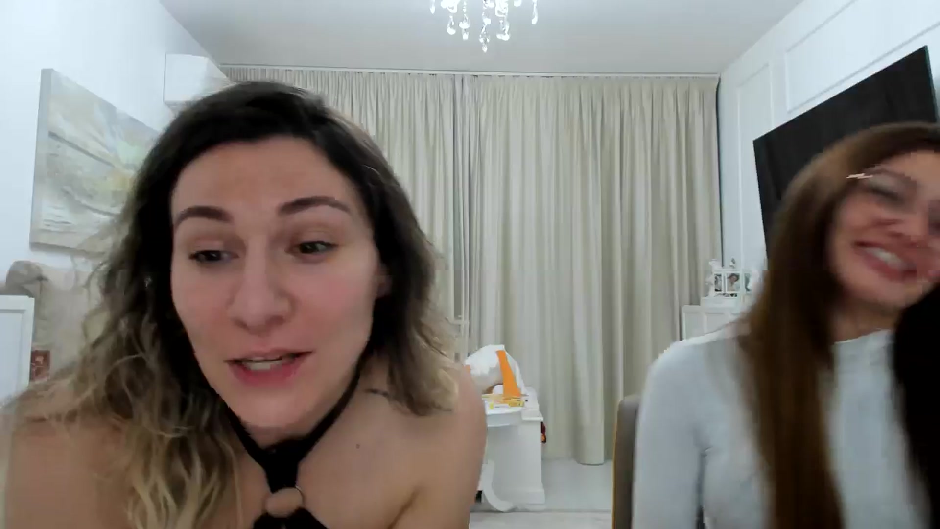 Gallery image thumbnail from itwas_eve's myfreecams stream on, 12/16/2024, 01:11 image 17 of 20