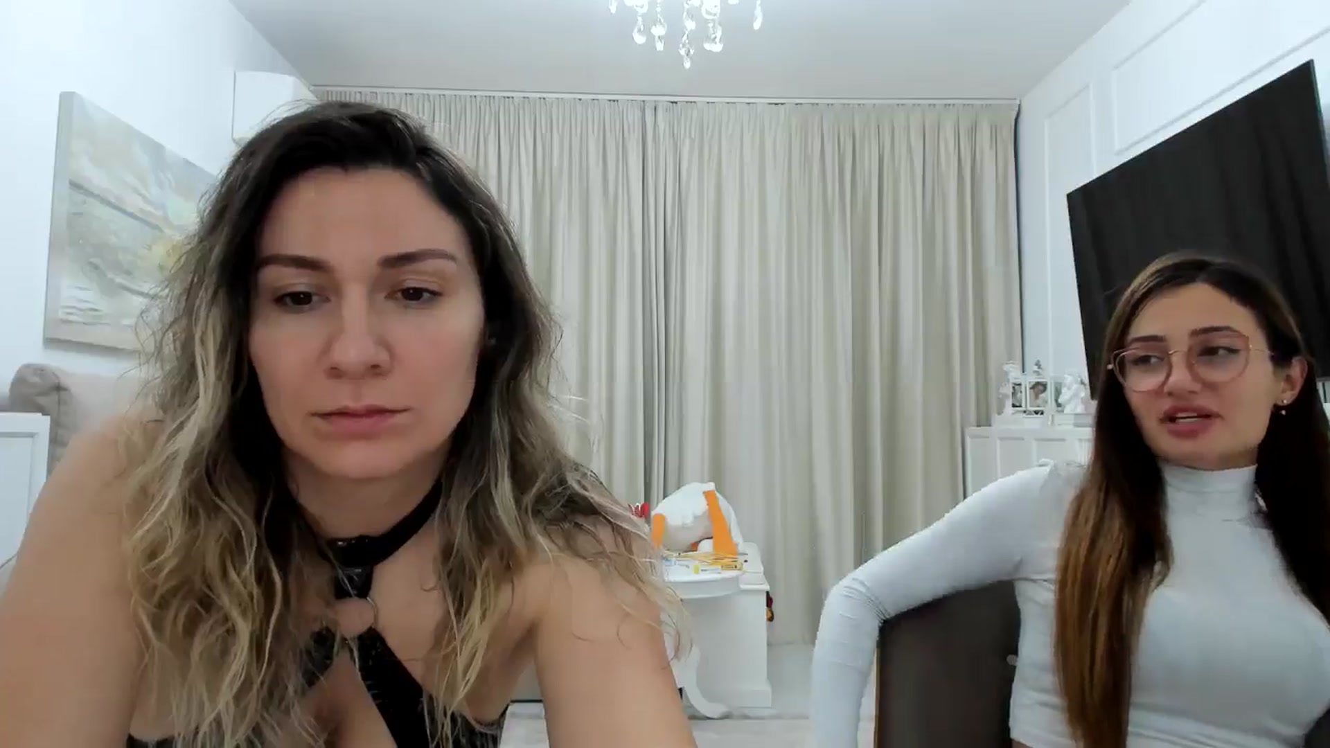Gallery image thumbnail from itwas_eve's myfreecams stream on, 12/16/2024, 01:11 image 13 of 20