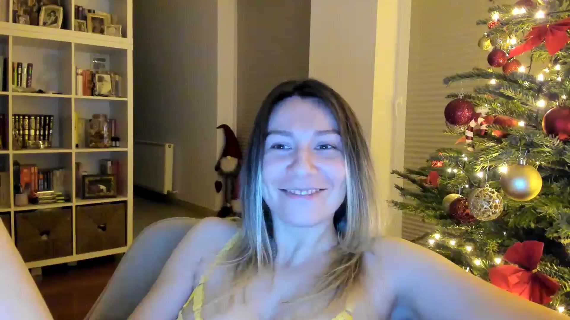 Gallery image thumbnail from itwas_eve's myfreecams stream on, 12/24/2024, 03:23 image 5 of 20