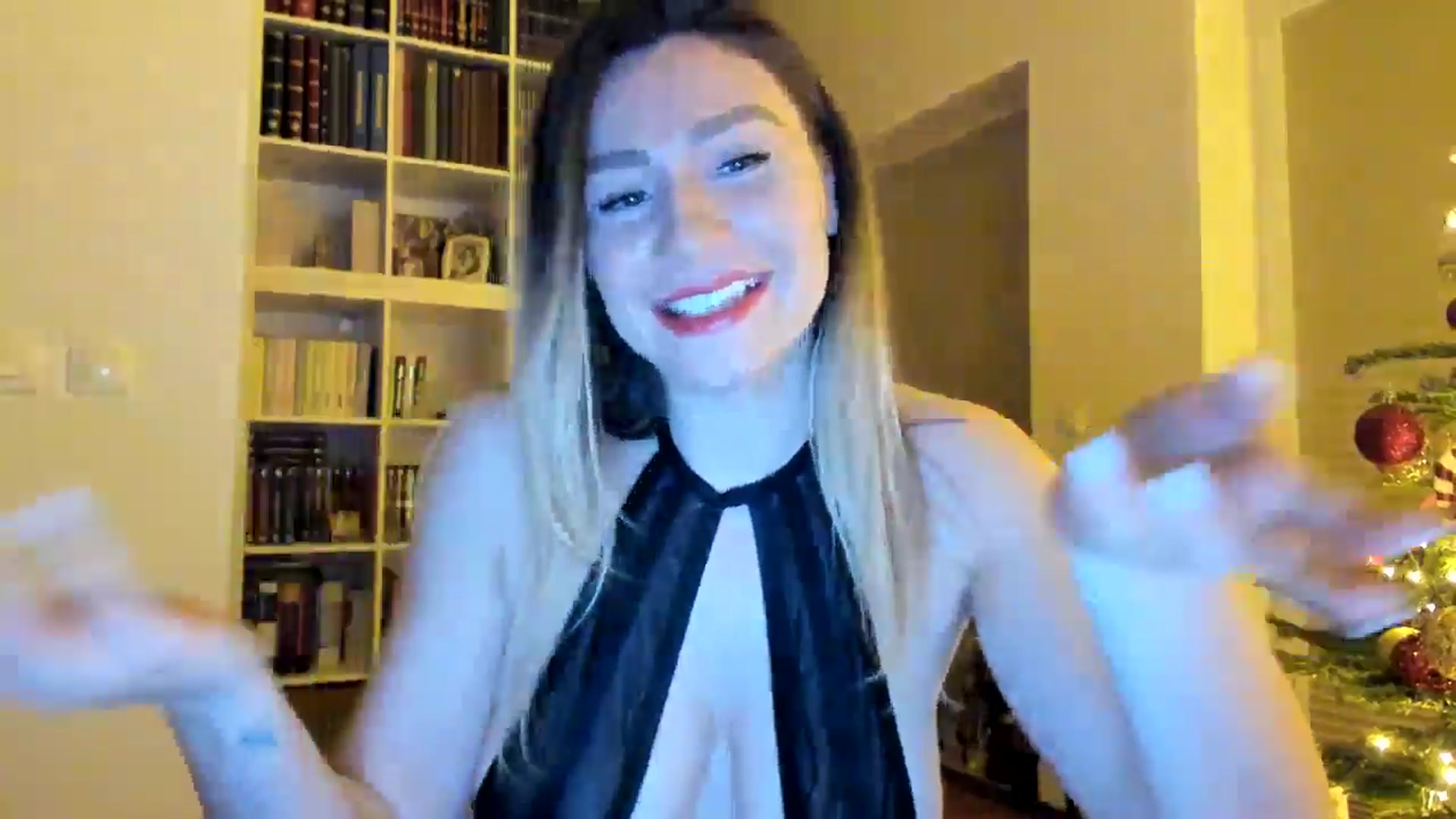Gallery image thumbnail from itwas_eve's myfreecams stream on, 12/24/2024, 20:29 image 17 of 20