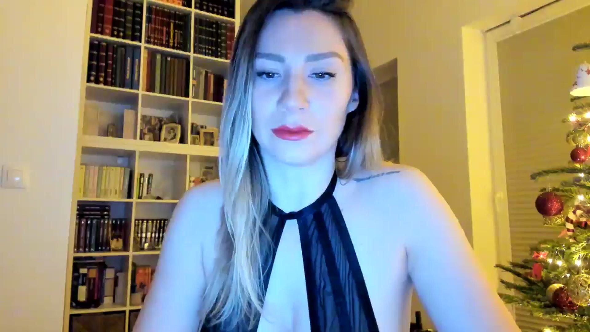 Gallery image thumbnail from itwas_eve's myfreecams stream on, 12/24/2024, 20:29 image 10 of 20