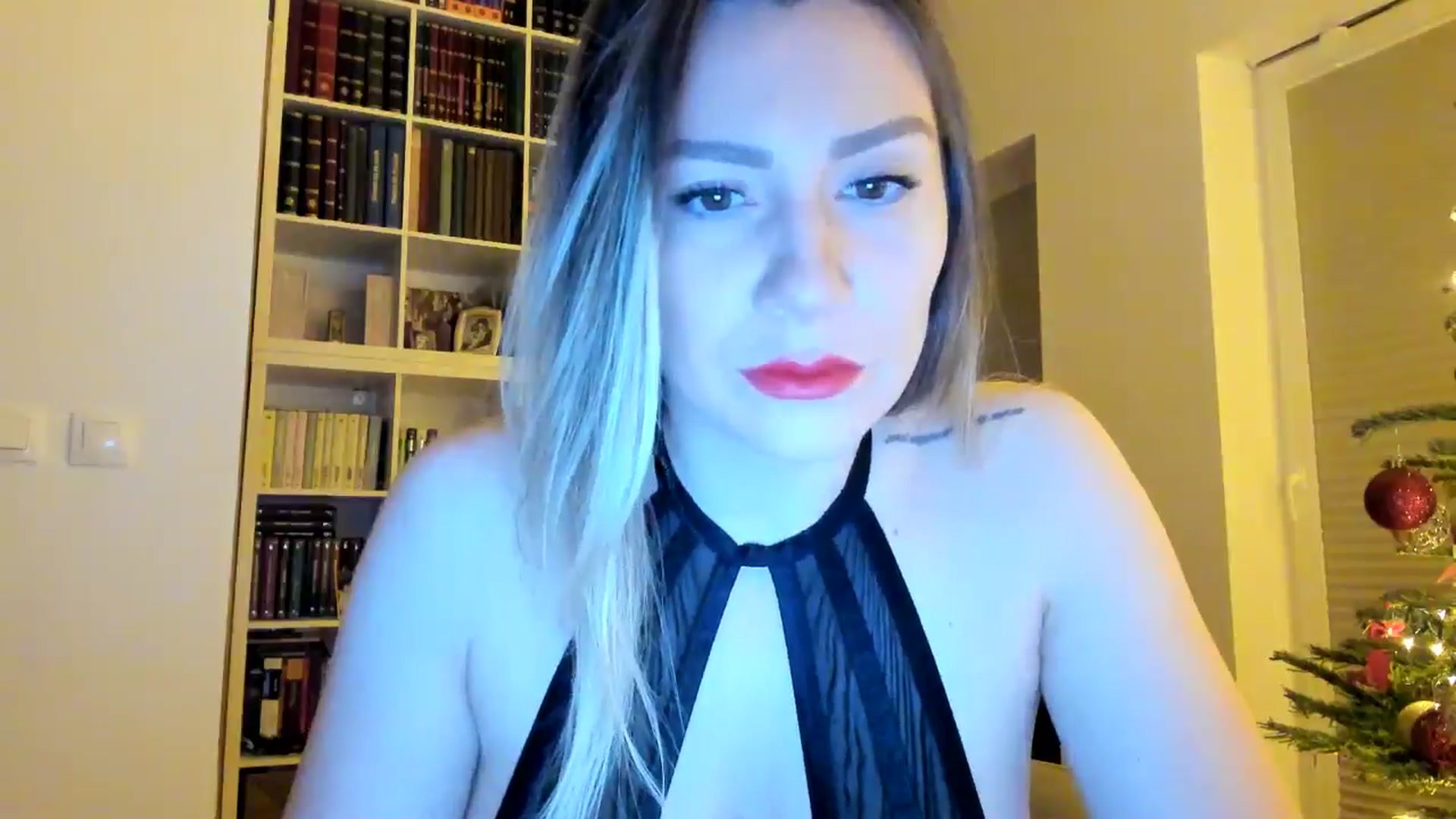 Gallery image thumbnail from itwas_eve's myfreecams stream on, 12/24/2024, 20:29 image 2 of 20