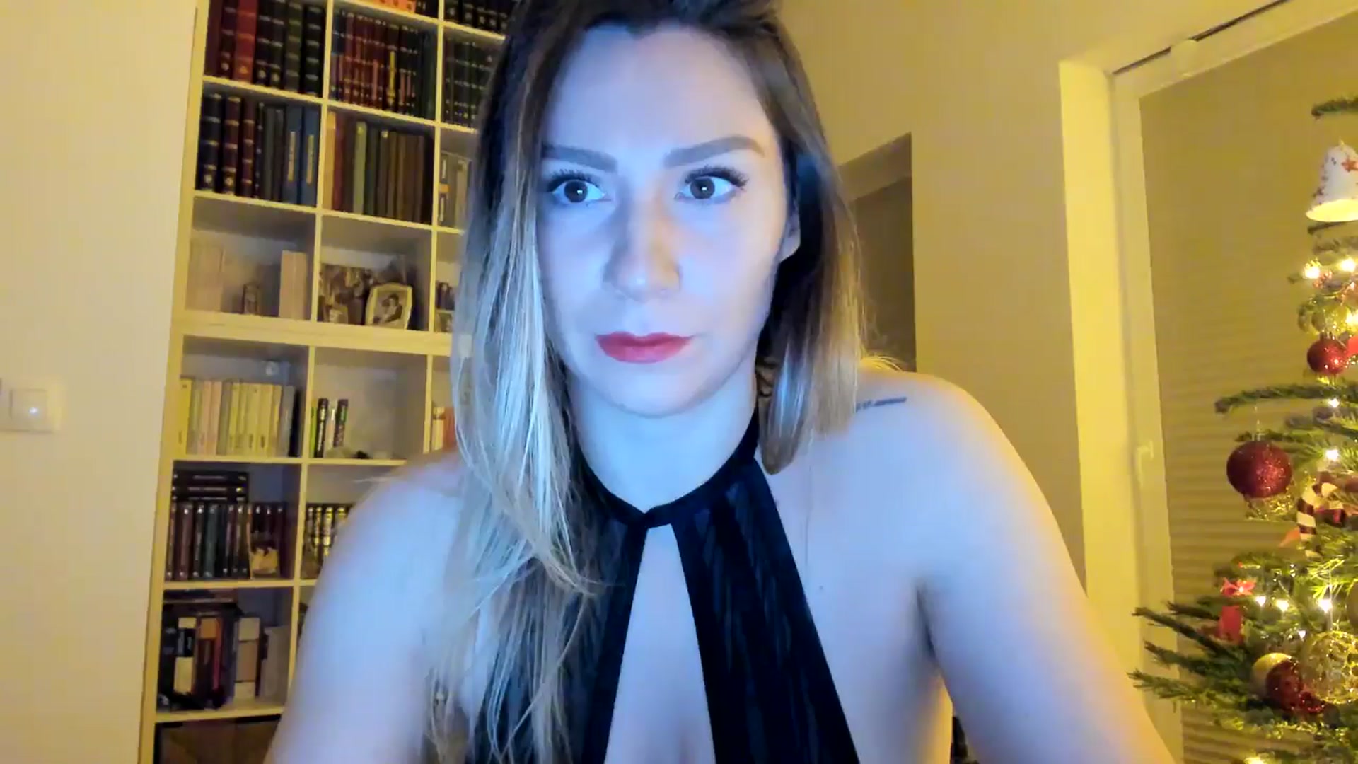 Gallery image thumbnail from itwas_eve's myfreecams stream on, 12/24/2024, 20:29 image 12 of 20